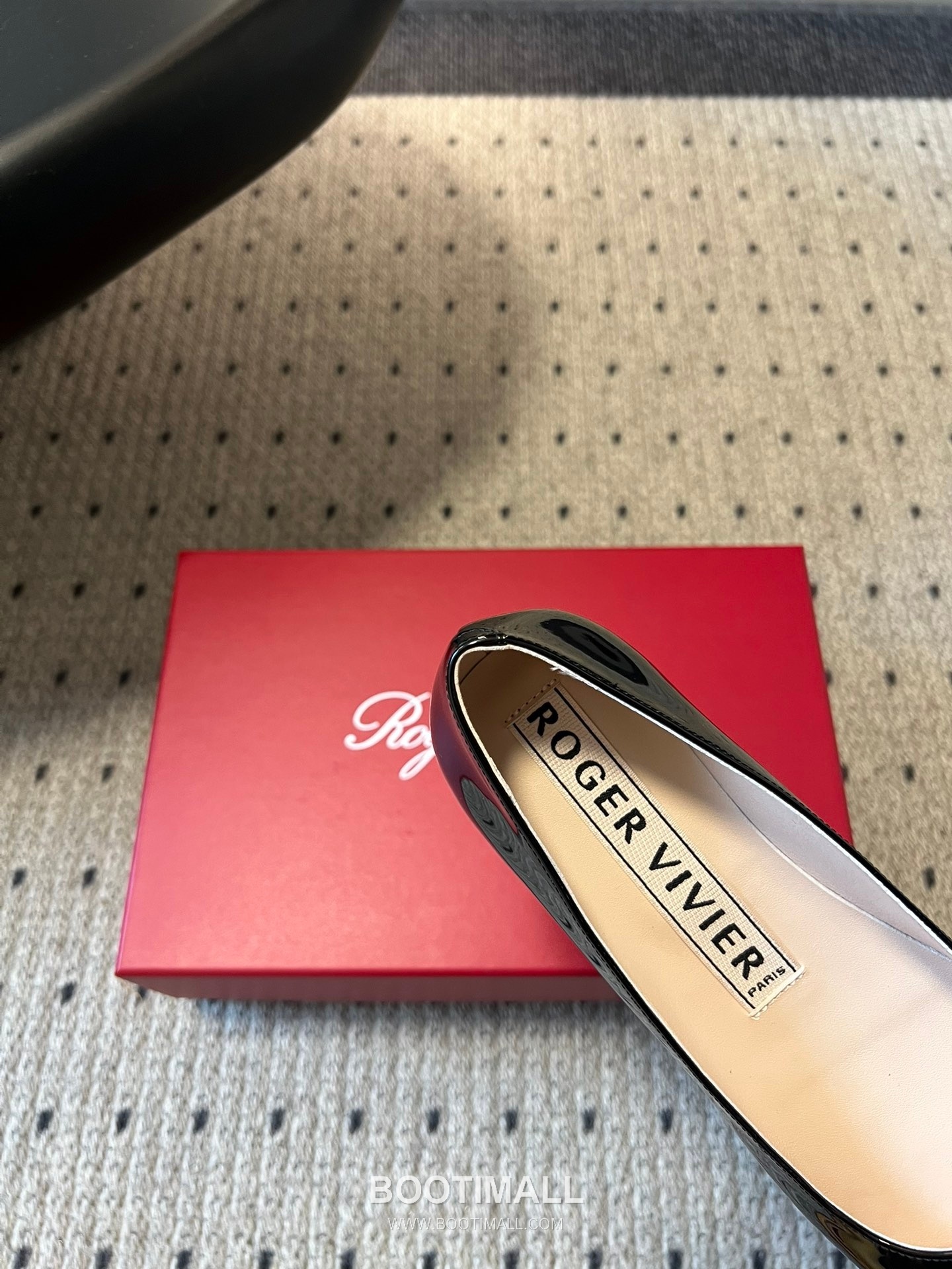 Roger Vivier Belle Vivier Patent Leather Metal Buckle Ballet Flats 로저 비비에 벨 비비에 페이턴트 레더 메탈 버클 발레 플랫 슈즈 17