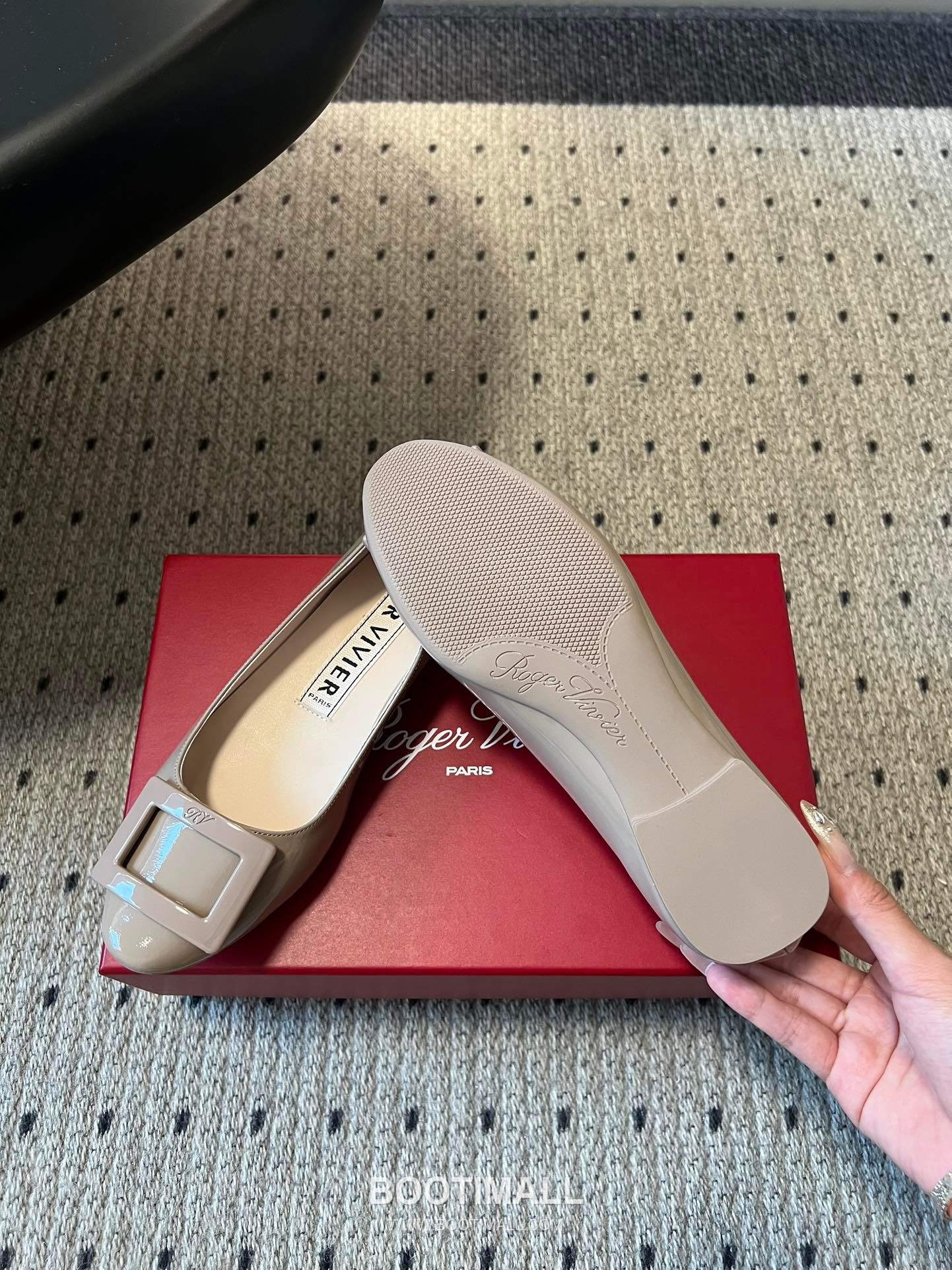 Roger Vivier Belle Vivier Patent Leather Metal Buckle Ballet Flats 로저 비비에 벨 비비에 페이턴트 레더 메탈 버클 발레 플랫 슈즈 3