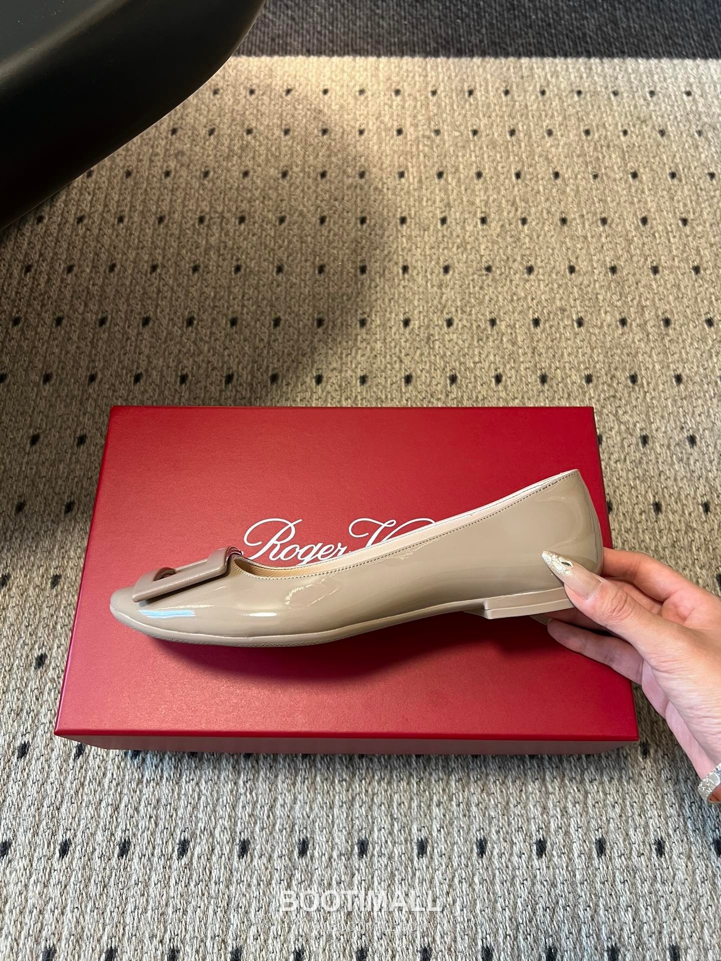 Roger Vivier Belle Vivier Patent Leather Metal Buckle Ballet Flats 로저 비비에 벨 비비에 페이턴트 레더 메탈 버클 발레 플랫 슈즈 5