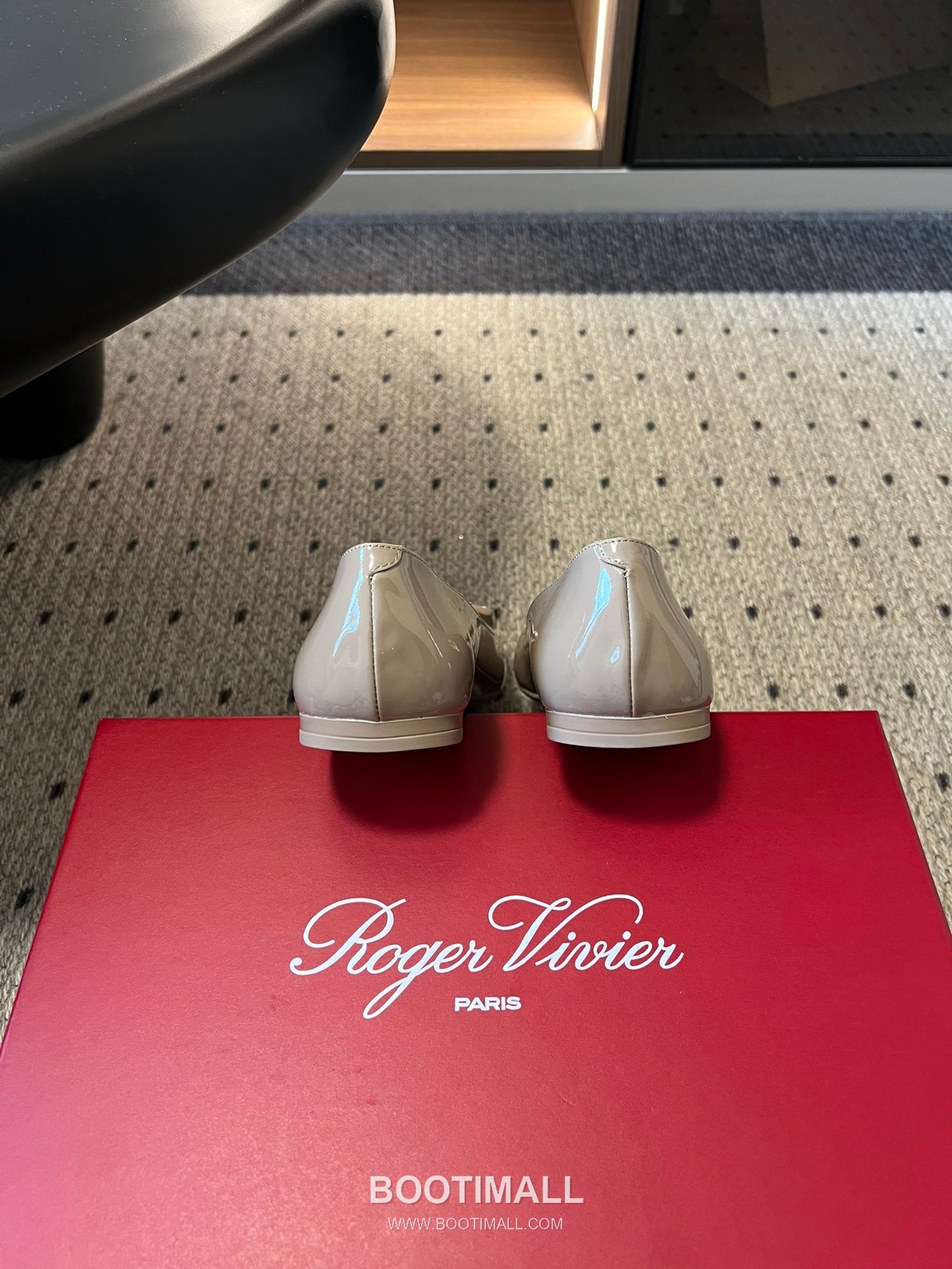 Roger Vivier Belle Vivier Patent Leather Metal Buckle Ballet Flats 로저 비비에 벨 비비에 페이턴트 레더 메탈 버클 발레 플랫 슈즈 9