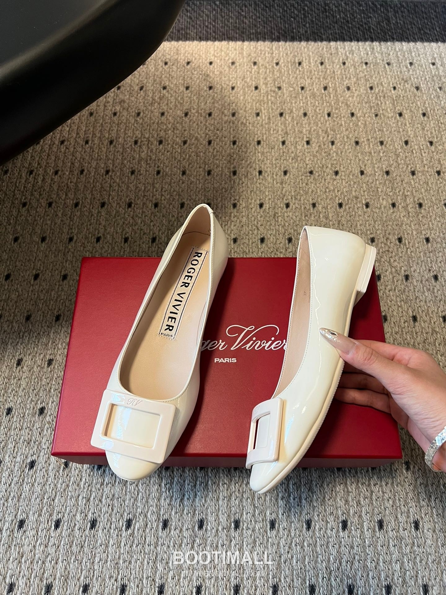 Roger Vivier Belle Vivier Patent Leather Metal Buckle Ballet Flats 로저 비비에 벨 비비에 페이턴트 레더 메탈 버클 발레 플랫 슈즈 13