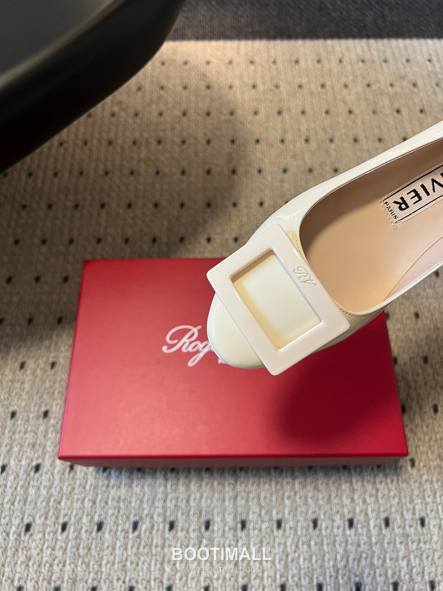 Roger Vivier Belle Vivier Patent Leather Metal Buckle Ballet Flats 로저 비비에 벨 비비에 페이턴트 레더 메탈 버클 발레 플랫 슈즈 16