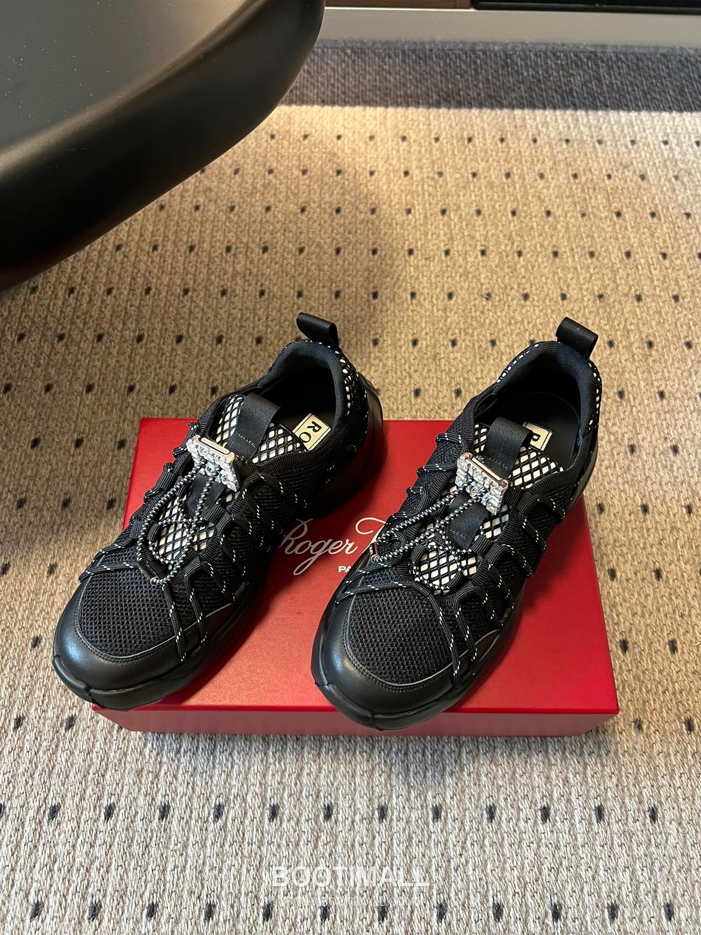 Roger Vivier Viv' Run Leather Mesh Crystal Buckle Chunky Sneakers 로저 비비에 비브 런 레더 메쉬 크리스탈 버클 청키 스니커즈 2