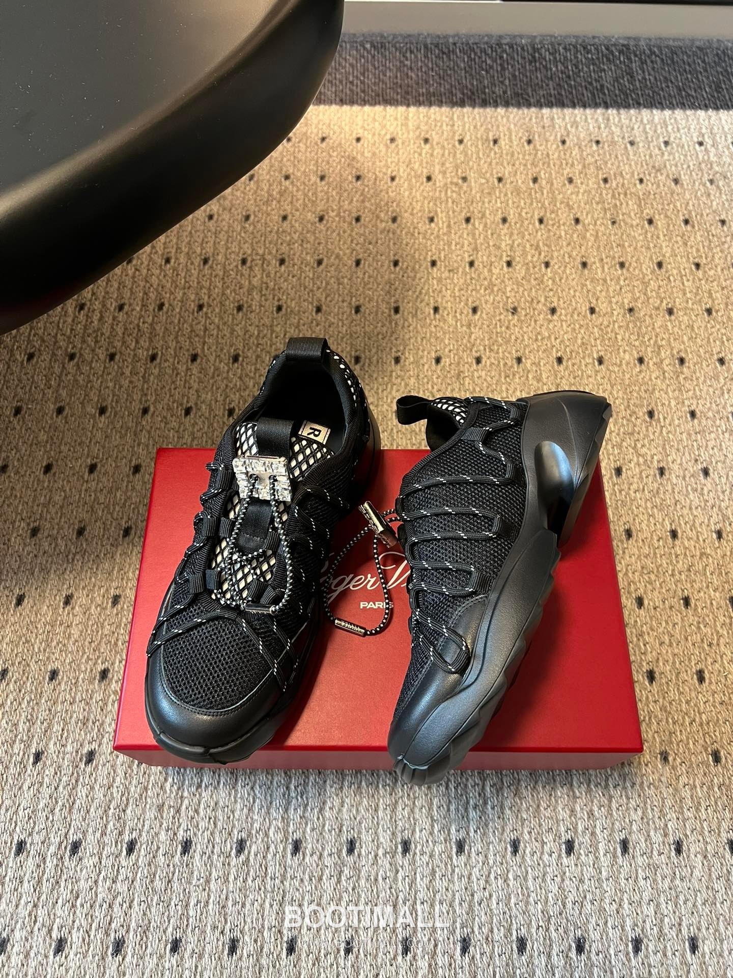 Roger Vivier Viv' Run Leather Mesh Crystal Buckle Chunky Sneakers 로저 비비에 비브 런 레더 메쉬 크리스탈 버클 청키 스니커즈 4