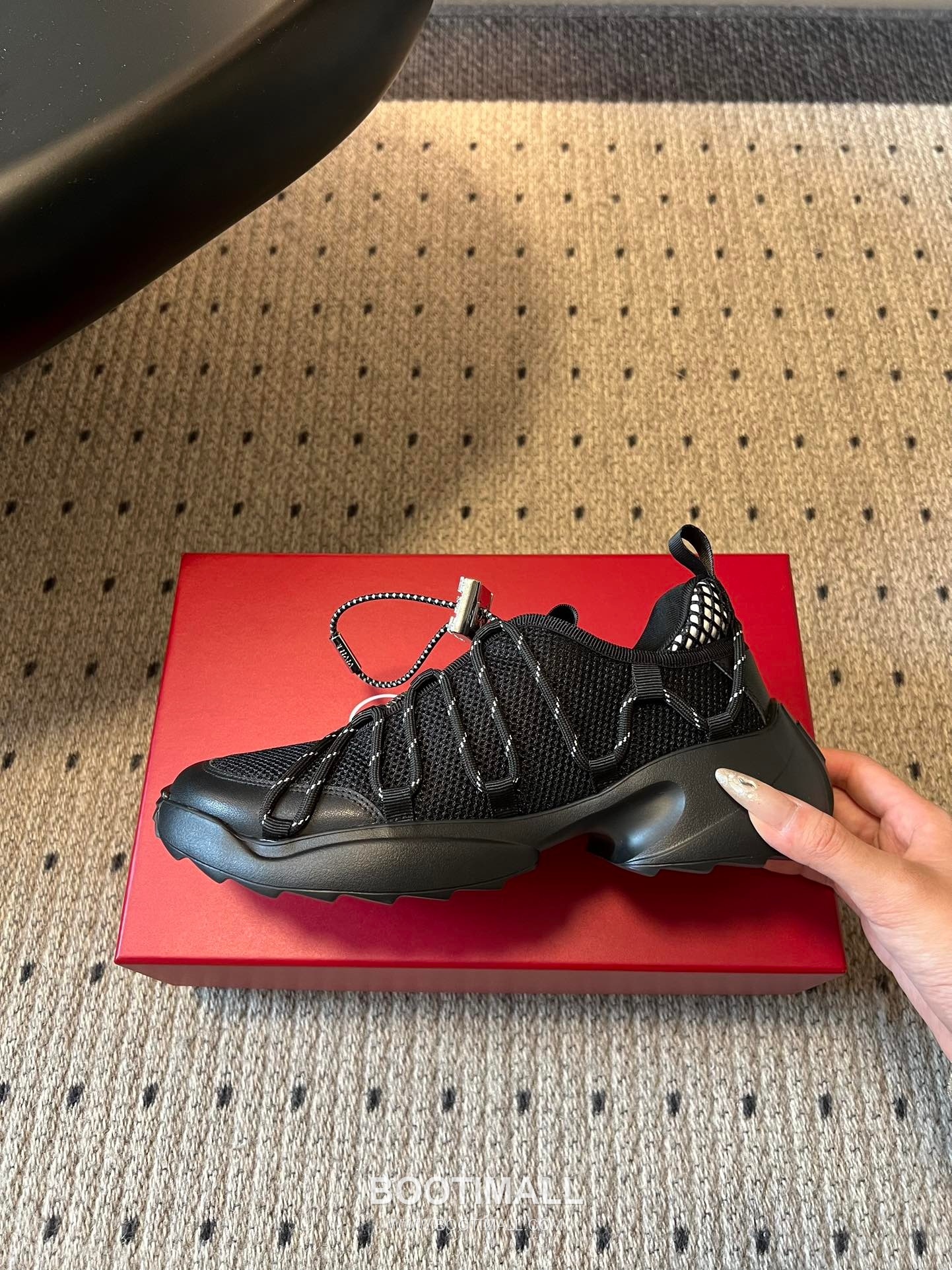 Roger Vivier Viv' Run Leather Mesh Crystal Buckle Chunky Sneakers 로저 비비에 비브 런 레더 메쉬 크리스탈 버클 청키 스니커즈 5