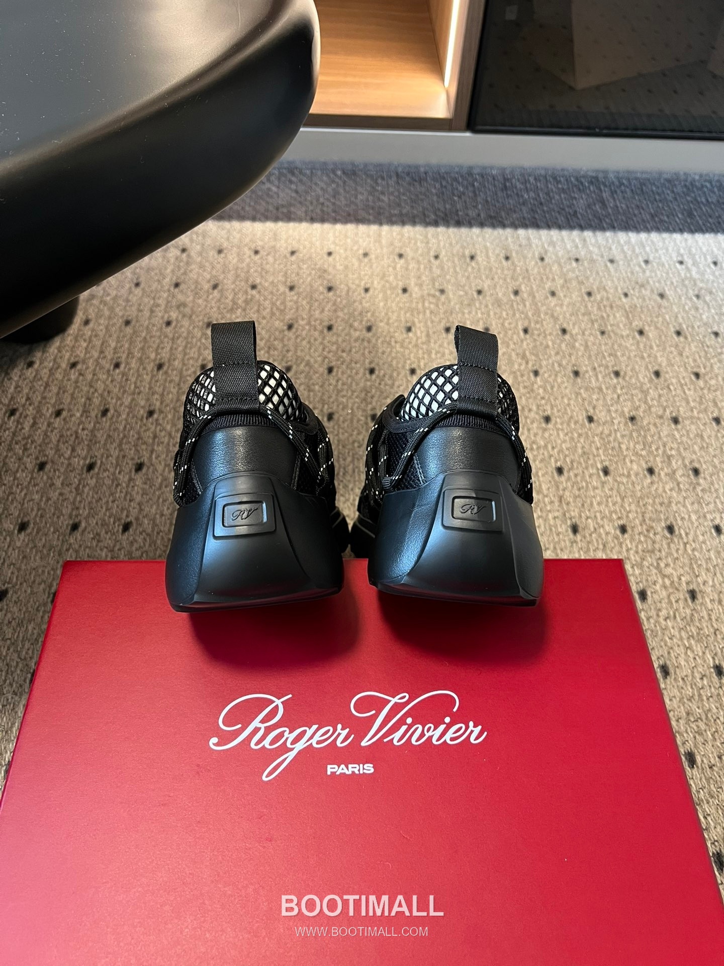 Roger Vivier Viv' Run Leather Mesh Crystal Buckle Chunky Sneakers 로저 비비에 비브 런 레더 메쉬 크리스탈 버클 청키 스니커즈 9