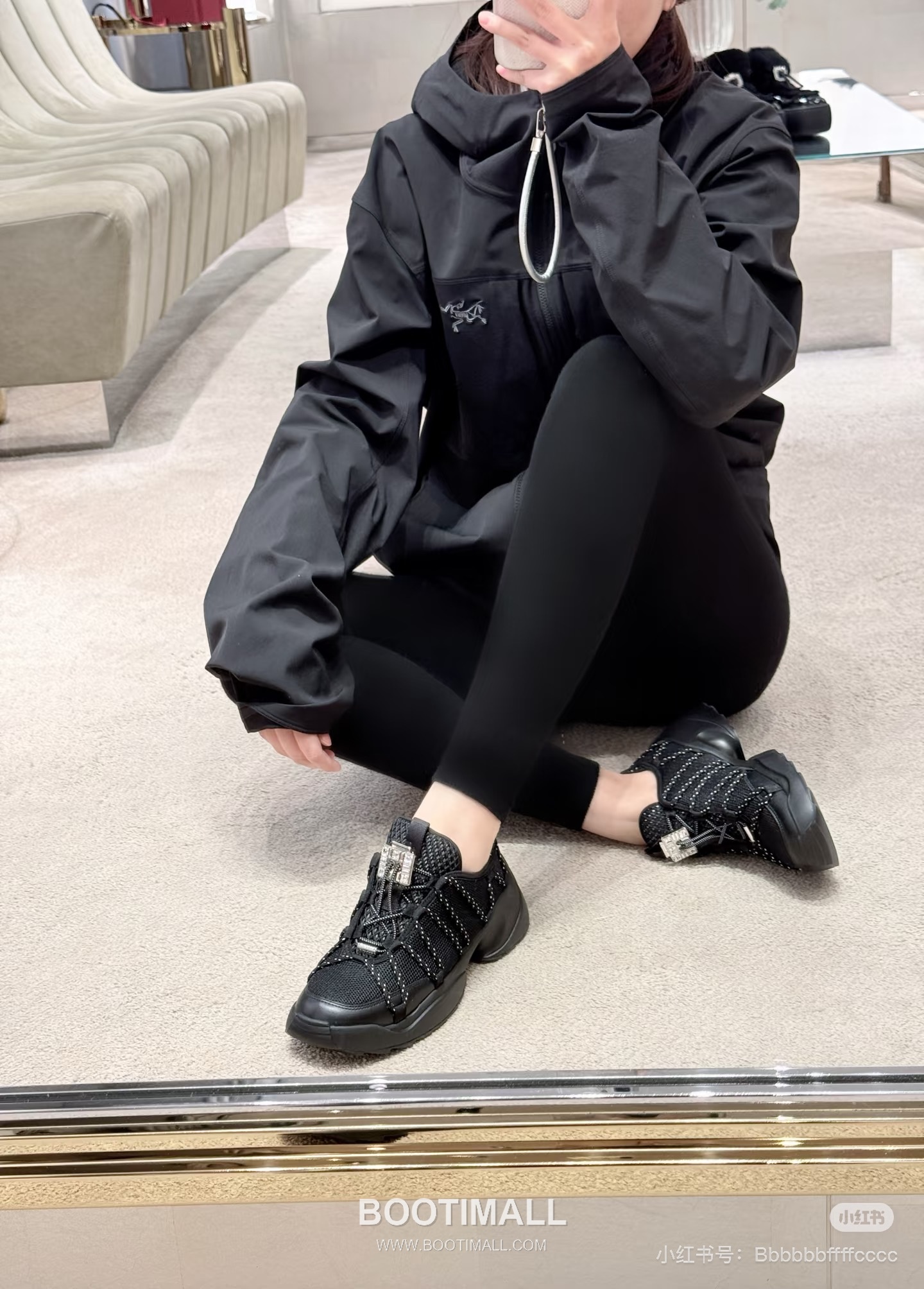 Roger Vivier Viv' Run Leather Mesh Crystal Buckle Chunky Sneakers 로저 비비에 비브 런 레더 메쉬 크리스탈 버클 청키 스니커즈 3