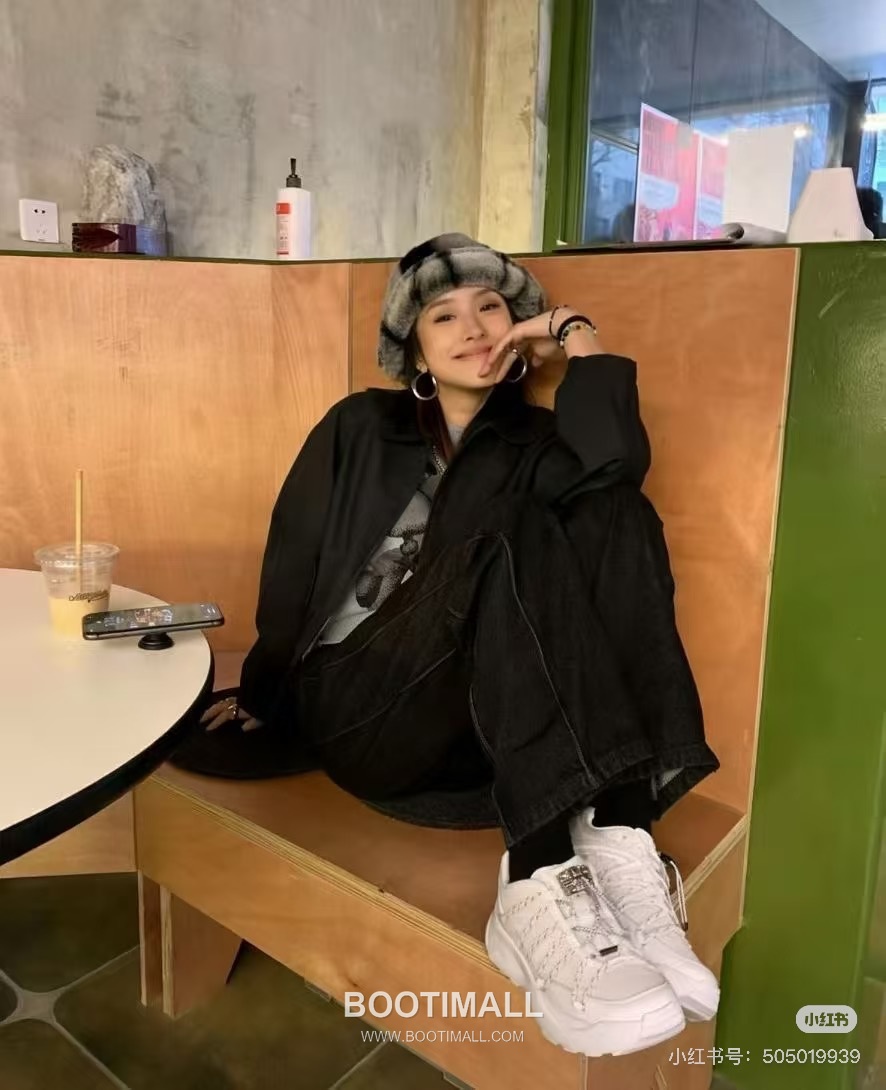 Roger Vivier Viv' Run Leather Mesh Crystal Buckle Chunky Sneakers 로저 비비에 비브 런 레더 메쉬 크리스탈 버클 청키 스니커즈 14