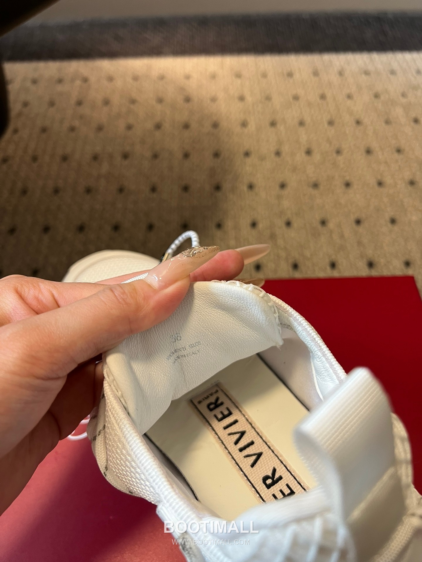 Roger Vivier Viv' Run Leather Mesh Crystal Buckle Chunky Sneakers 로저 비비에 비브 런 레더 메쉬 크리스탈 버클 청키 스니커즈 24