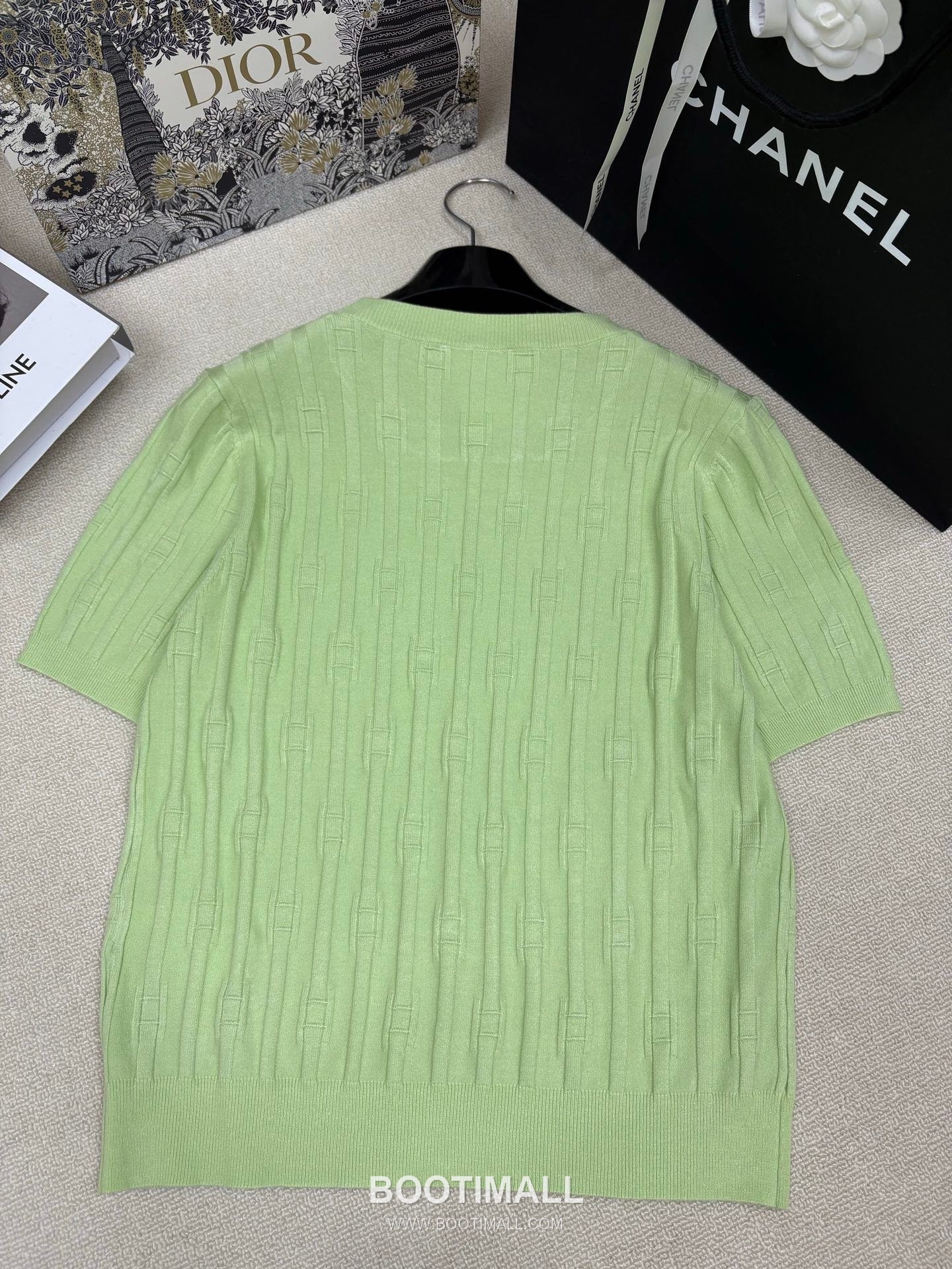 Celine SS26 Vertical Rib Geometric Jacquard Silk Blend Knit Short Sleeve T-Shirt 셀린느 버티컬 립 지오메트릭 자카드 실크 블렌드 니트 반팔 티셔츠 9