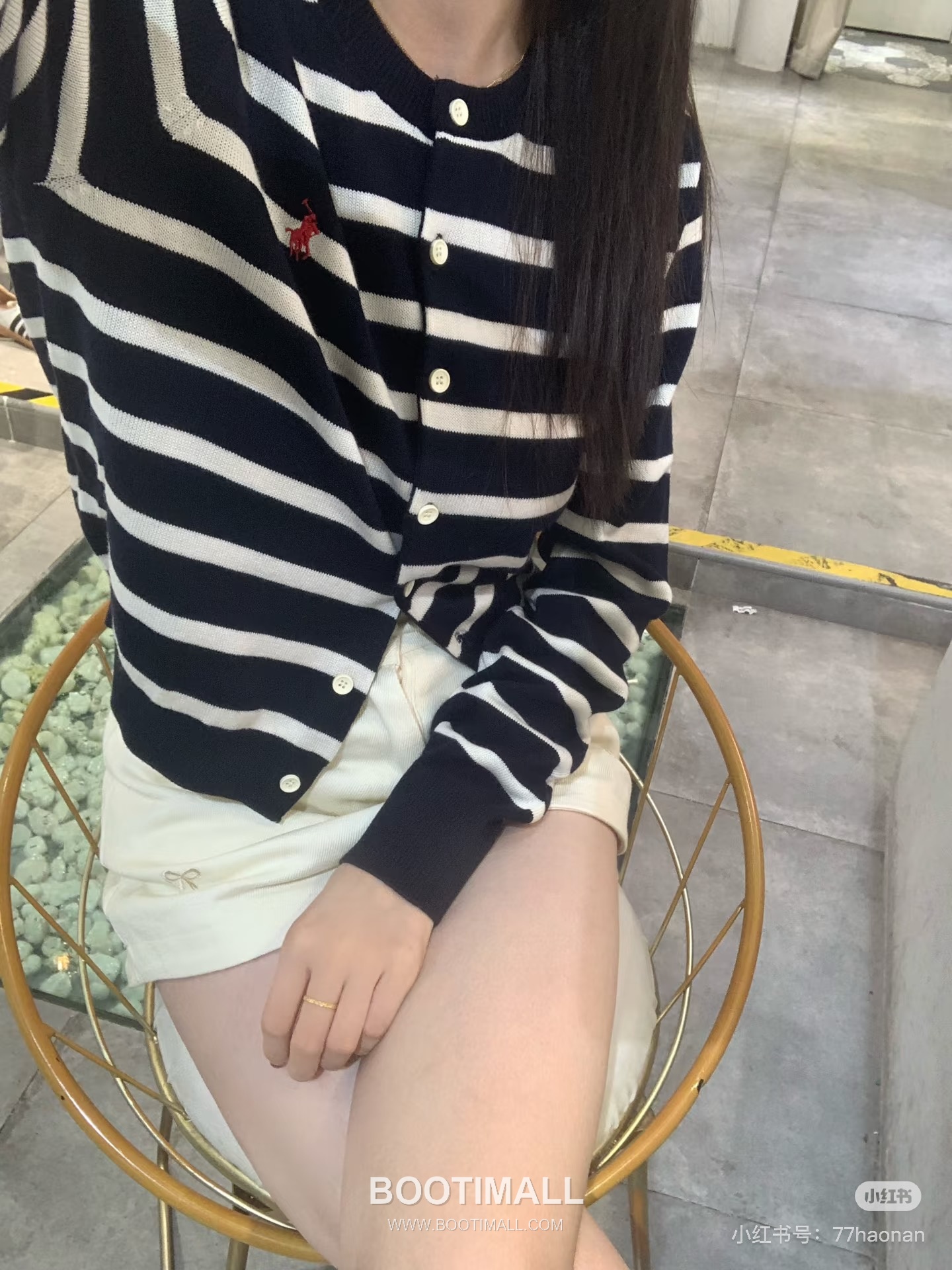 Thom Browne SS26 Four-Bar Stripe Wool Knit Sweater 톰브라운 사선 스트라이프 울 니트 스웨터 2