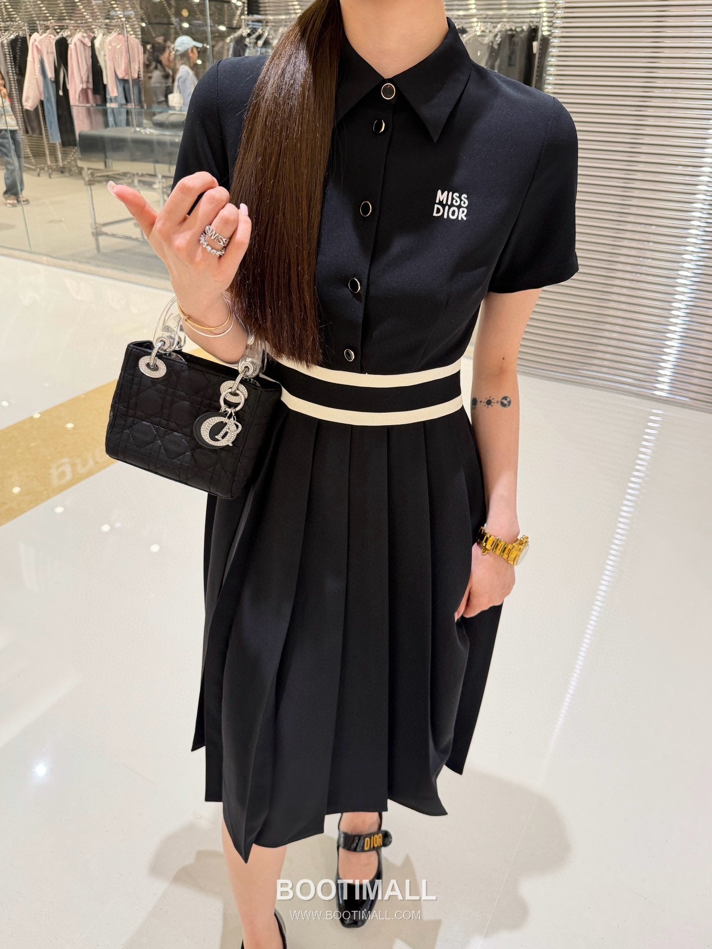 Dior SS26 Miss Dior Collared Short Sleeve Dress 디올 미스 디올 카라 반팔 드레스 5