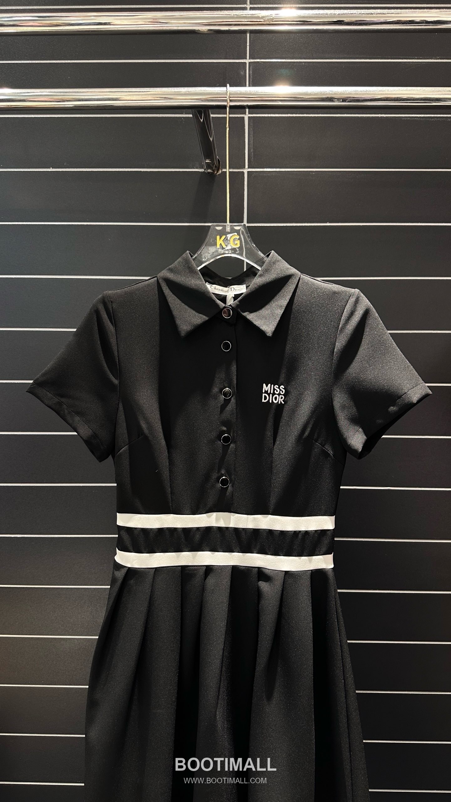 Dior SS26 Miss Dior Collared Short Sleeve Dress 디올 미스 디올 카라 반팔 드레스 11