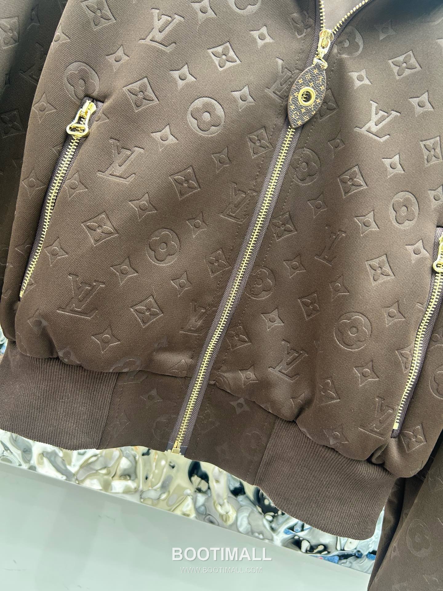 Louis Vuitton SS26 Monogram Embossed Cotton Track Jacket & Pants Set 루이비통 모노그램 엠보스 코튼 트랙 재킷 앤 팬츠 세트 17