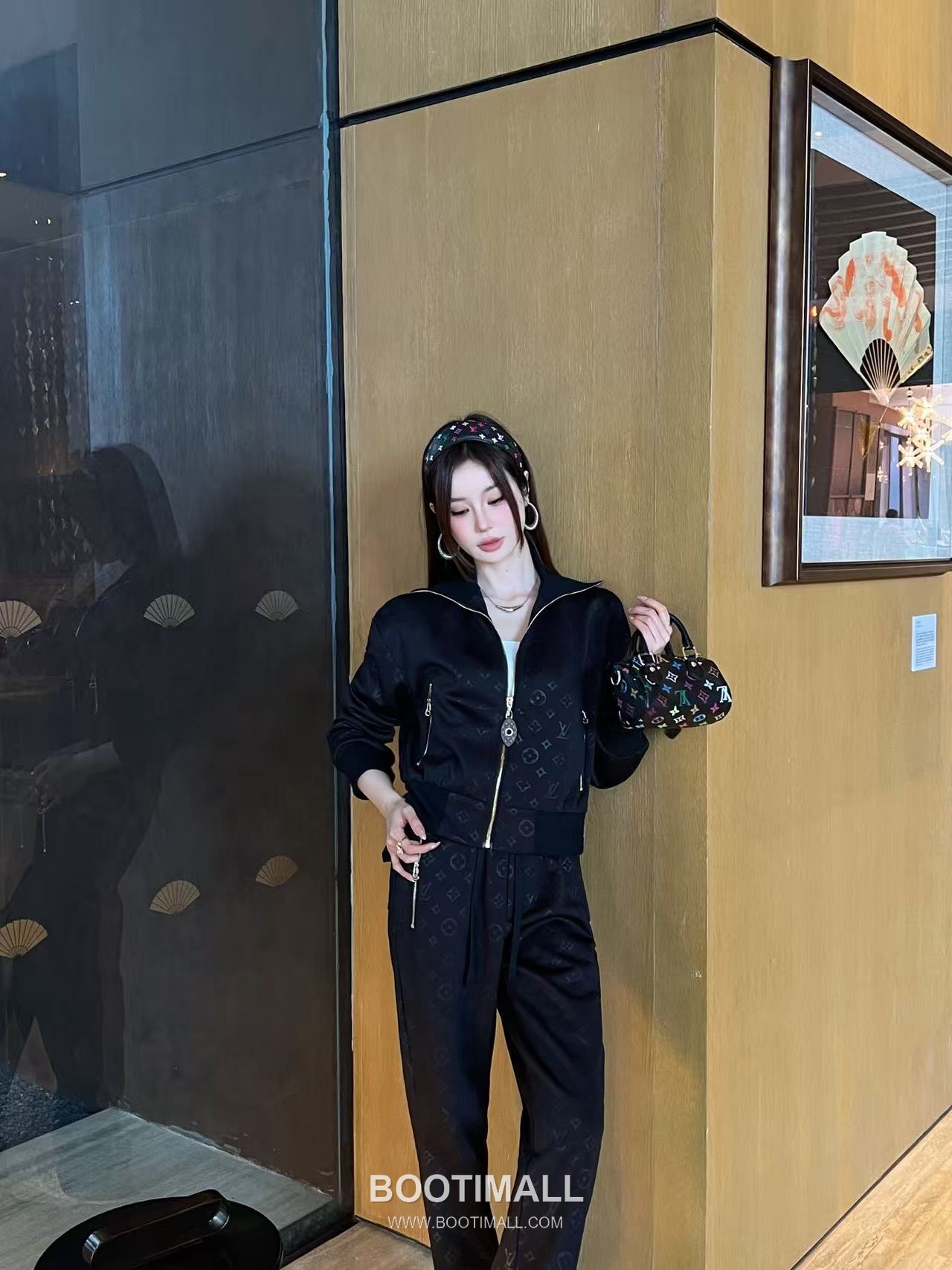 Louis Vuitton SS26 Monogram Embossed Cotton Track Jacket & Pants Set 루이비통 모노그램 엠보스 코튼 트랙 재킷 앤 팬츠 세트 2