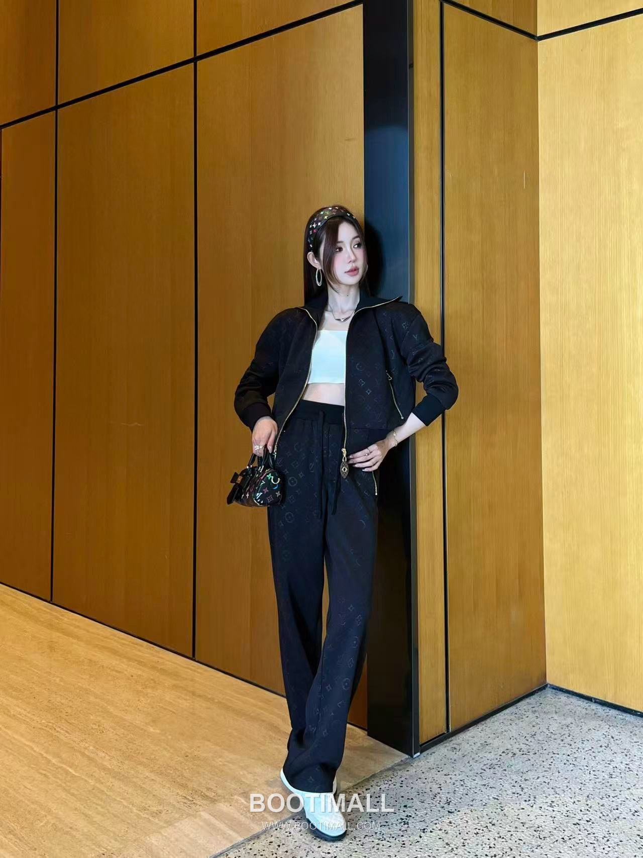 Louis Vuitton SS26 Monogram Embossed Cotton Track Jacket & Pants Set 루이비통 모노그램 엠보스 코튼 트랙 재킷 앤 팬츠 세트 3