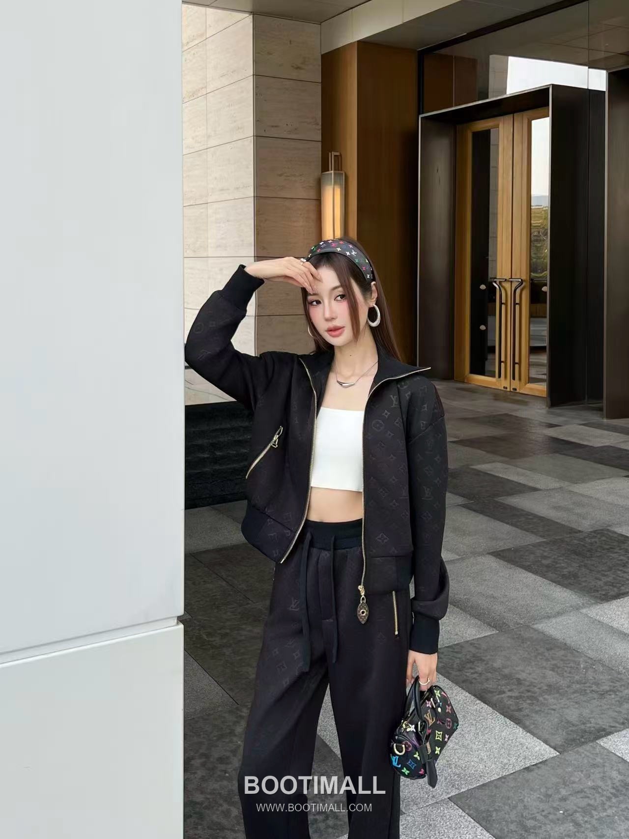 Louis Vuitton SS26 Monogram Embossed Cotton Track Jacket & Pants Set 루이비통 모노그램 엠보스 코튼 트랙 재킷 앤 팬츠 세트 6