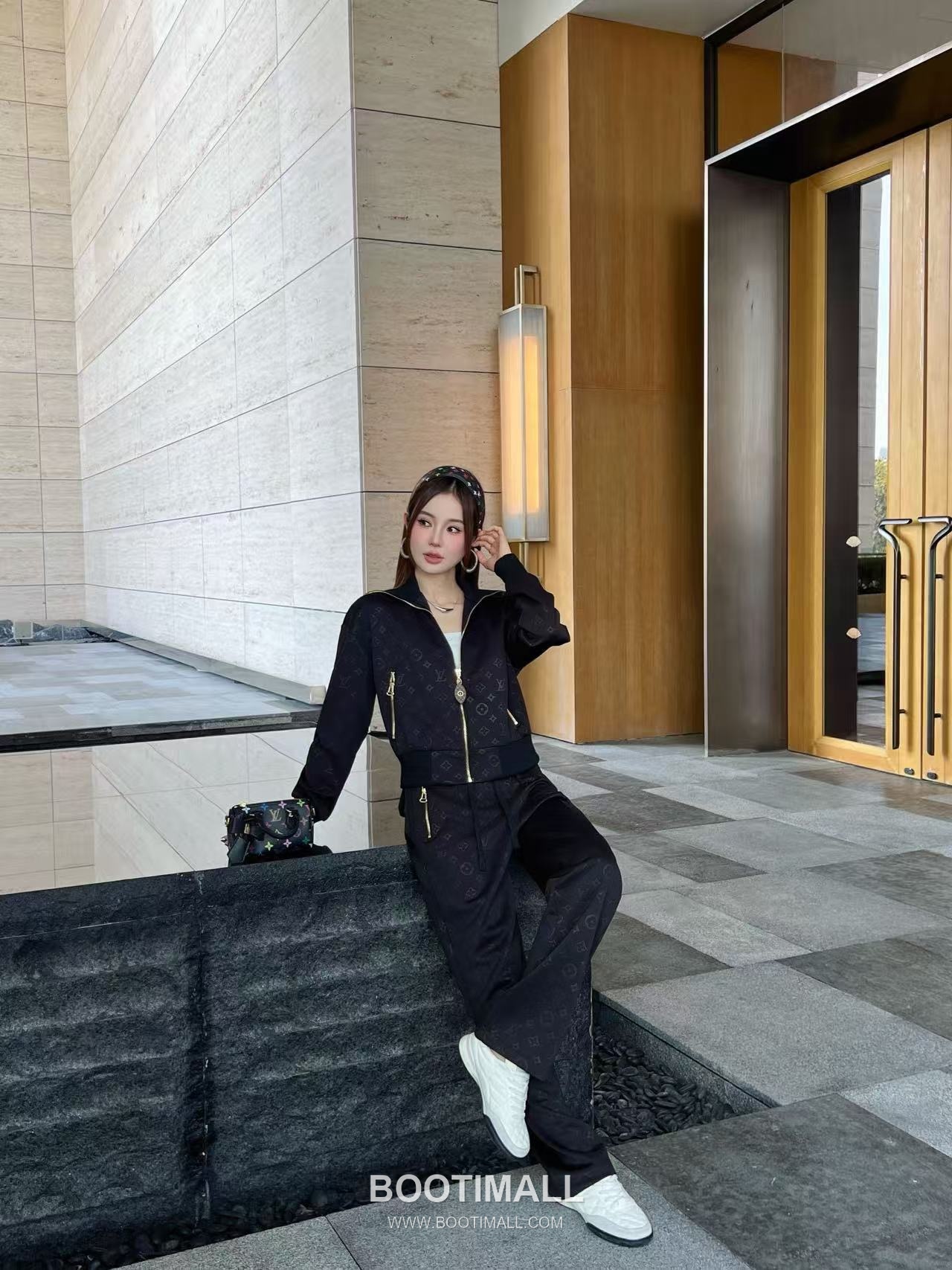 Louis Vuitton SS26 Monogram Embossed Cotton Track Jacket & Pants Set 루이비통 모노그램 엠보스 코튼 트랙 재킷 앤 팬츠 세트 9