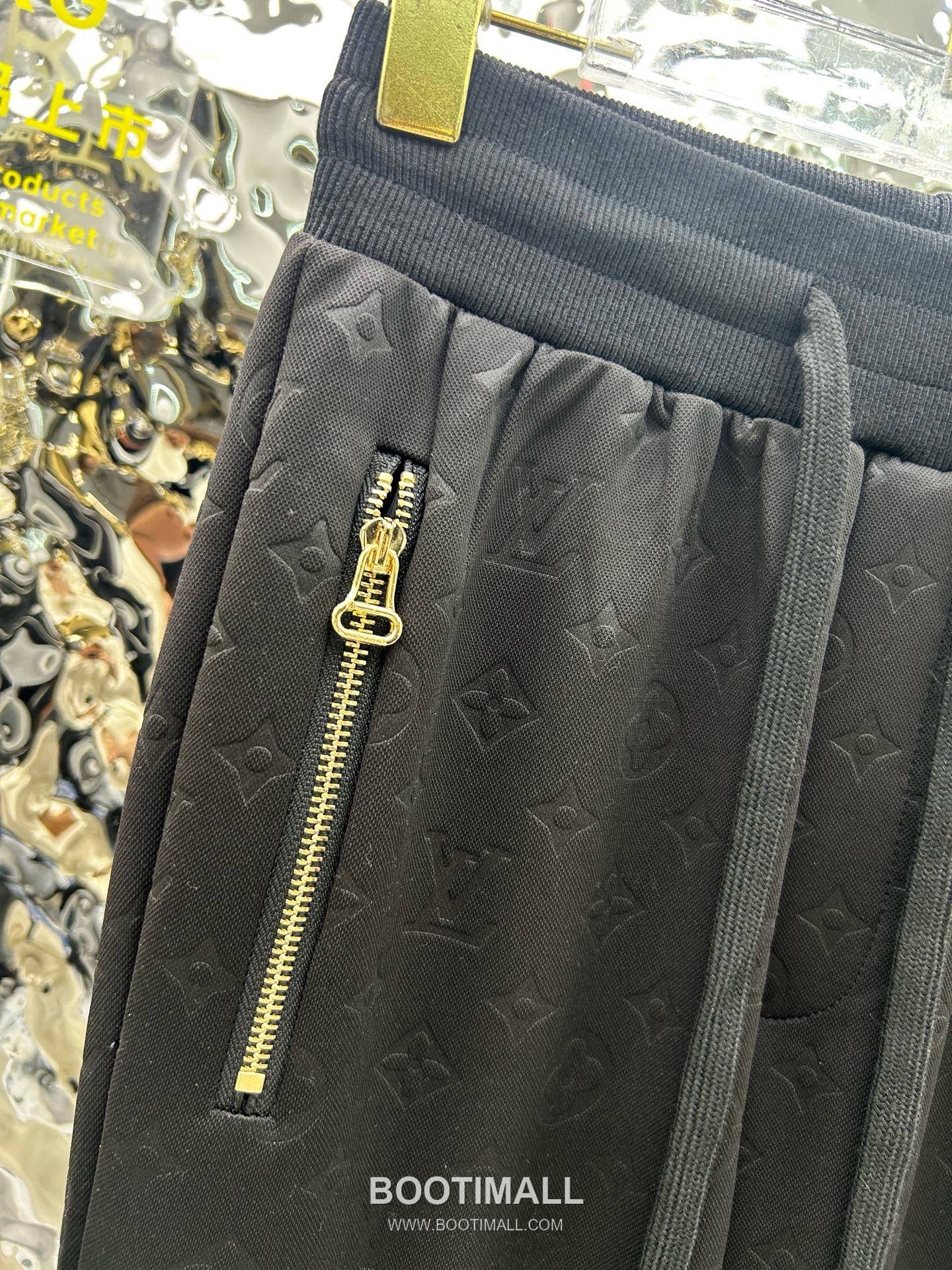 Louis Vuitton SS26 Monogram Embossed Cotton Track Jacket & Pants Set 루이비통 모노그램 엠보스 코튼 트랙 재킷 앤 팬츠 세트 13