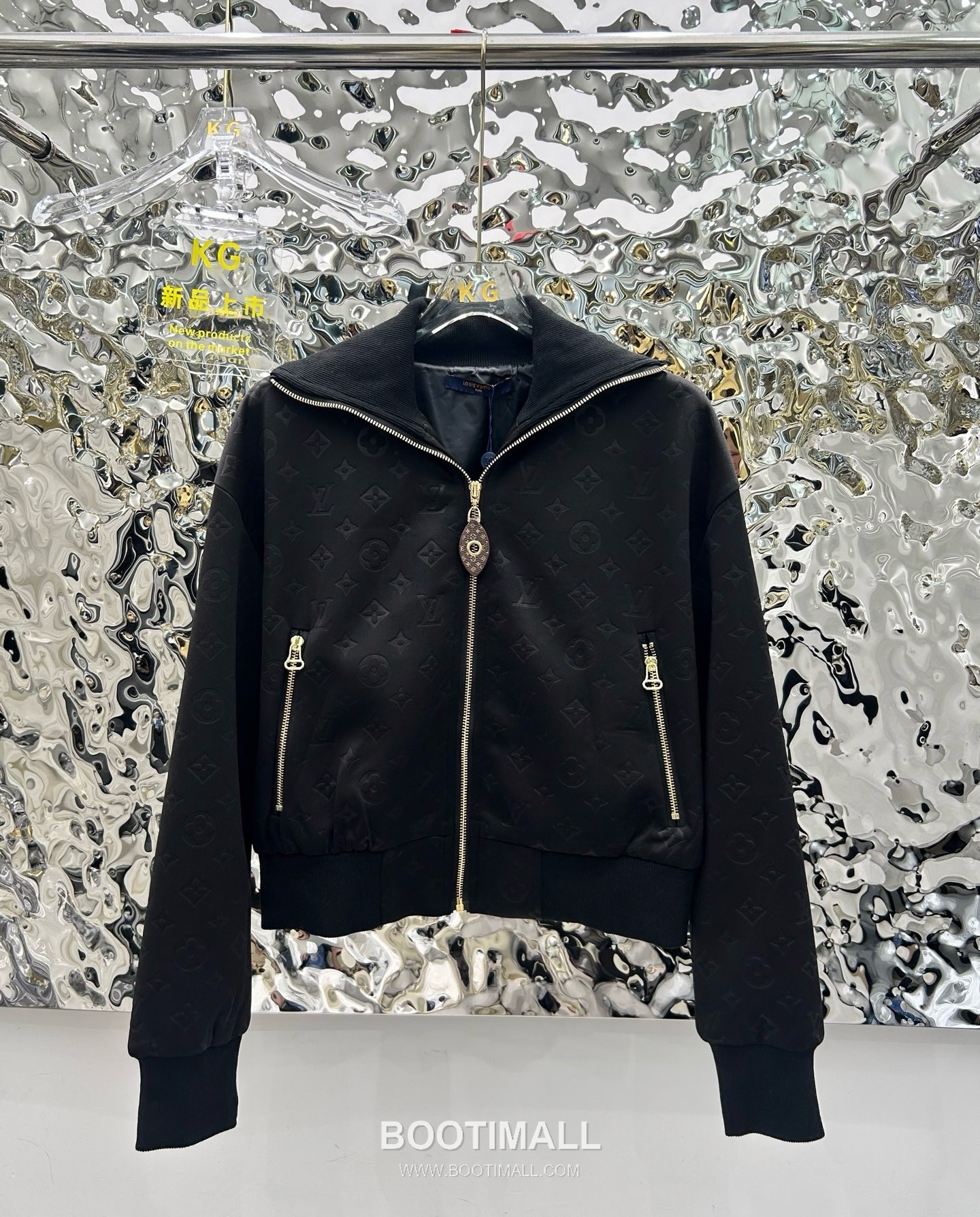 Louis Vuitton SS26 Monogram Embossed Cotton Track Jacket & Pants Set 루이비통 모노그램 엠보스 코튼 트랙 재킷 앤 팬츠 세트 19