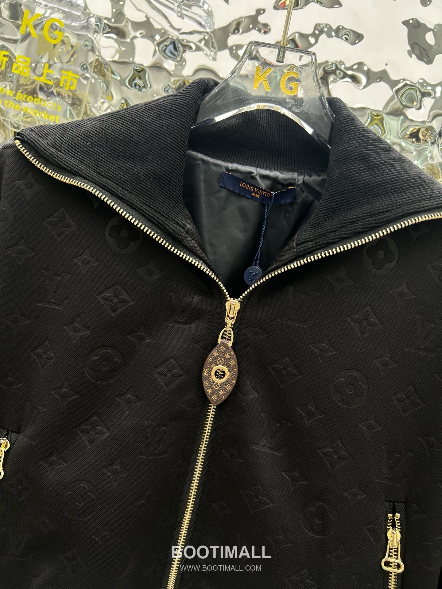 Louis Vuitton SS26 Monogram Embossed Cotton Track Jacket & Pants Set 루이비통 모노그램 엠보스 코튼 트랙 재킷 앤 팬츠 세트 20