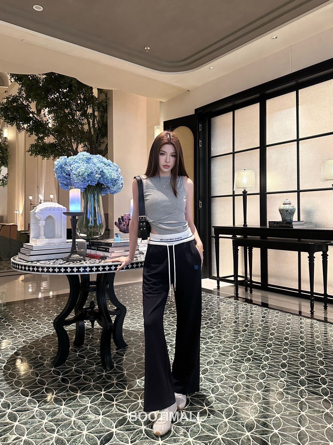 Alexander Wang SS26 Logo Tape High Waist Wide Leg Pants 알렉산더왕 로고 테이프 하이웨이스트 와이드 레그 팬츠 1