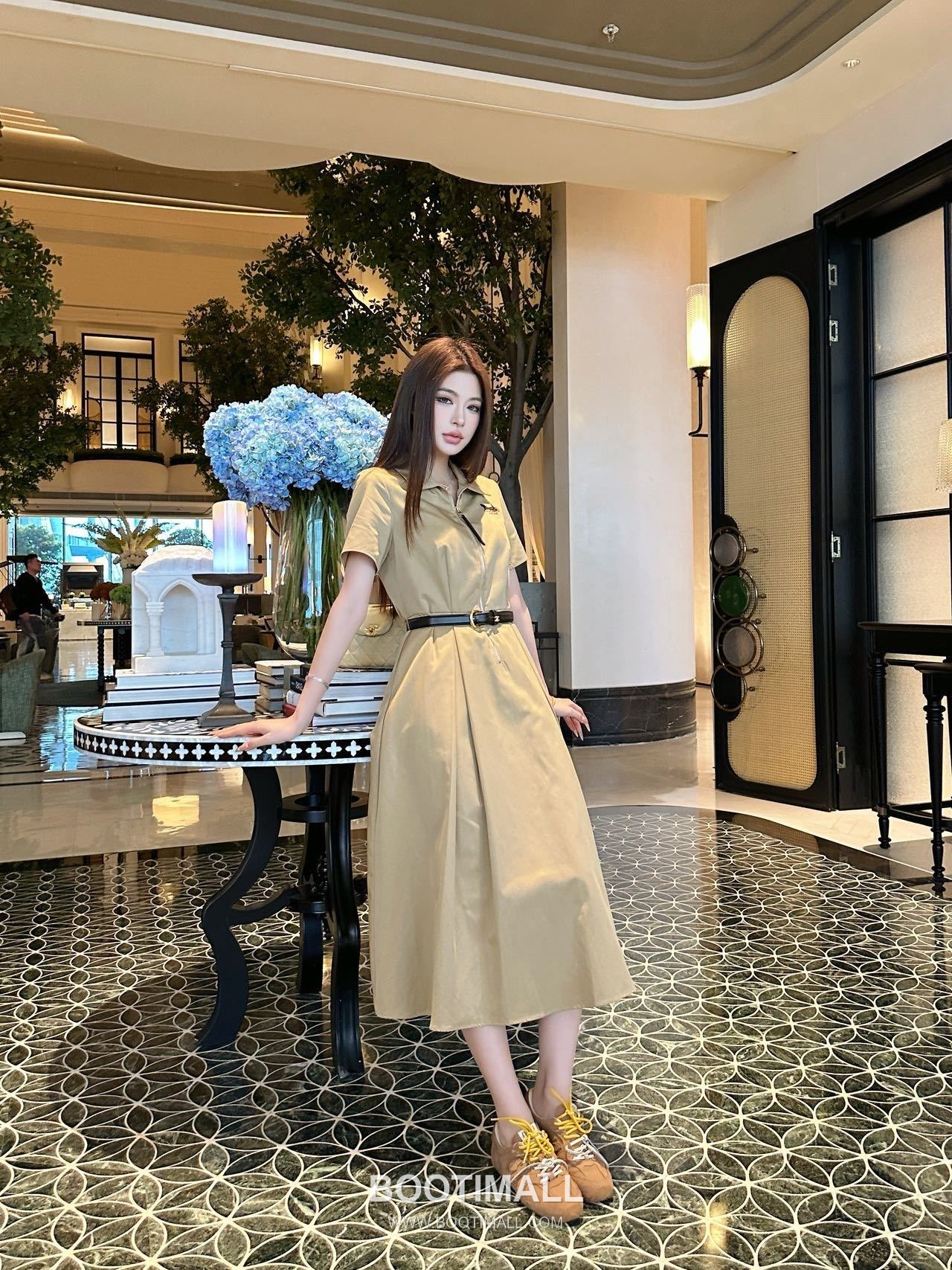 Prada SS26 Carriage Logo Embroidered Collared Dress 프라다 카리지 로고 자수 카라 드레스 2