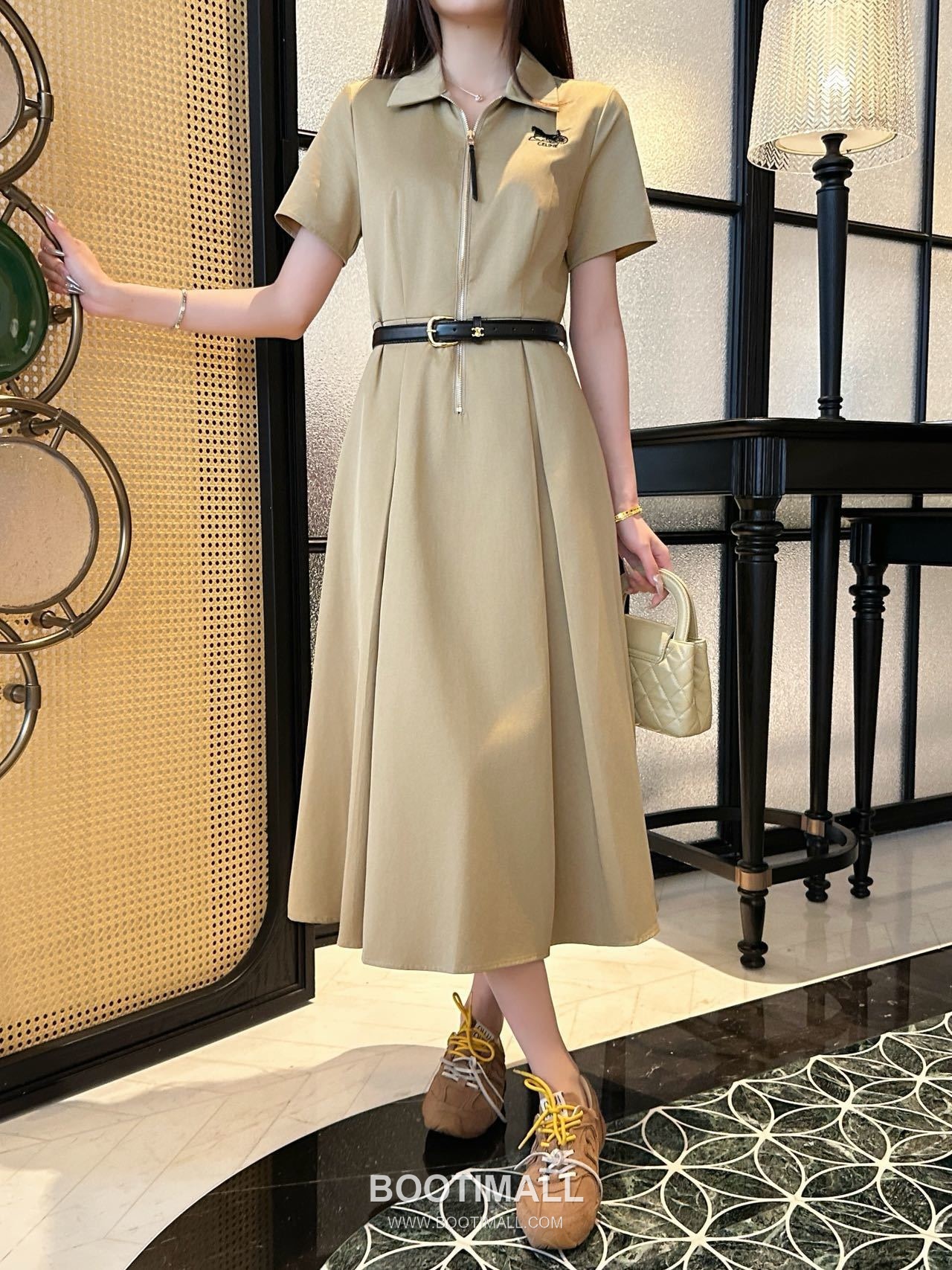 Prada SS26 Carriage Logo Embroidered Collared Dress 프라다 카리지 로고 자수 카라 드레스 7