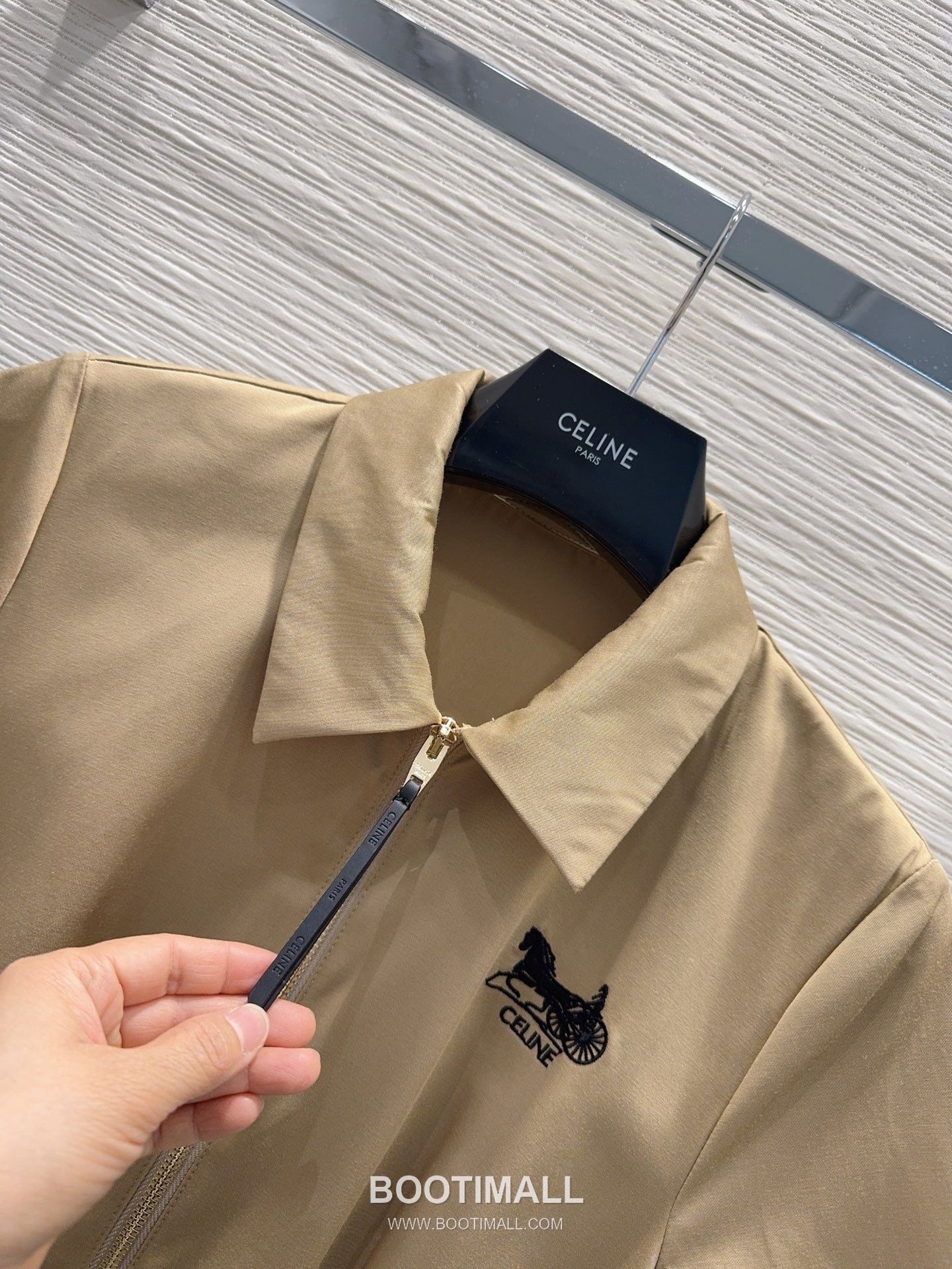 Prada SS26 Carriage Logo Embroidered Collared Dress 프라다 카리지 로고 자수 카라 드레스 12
