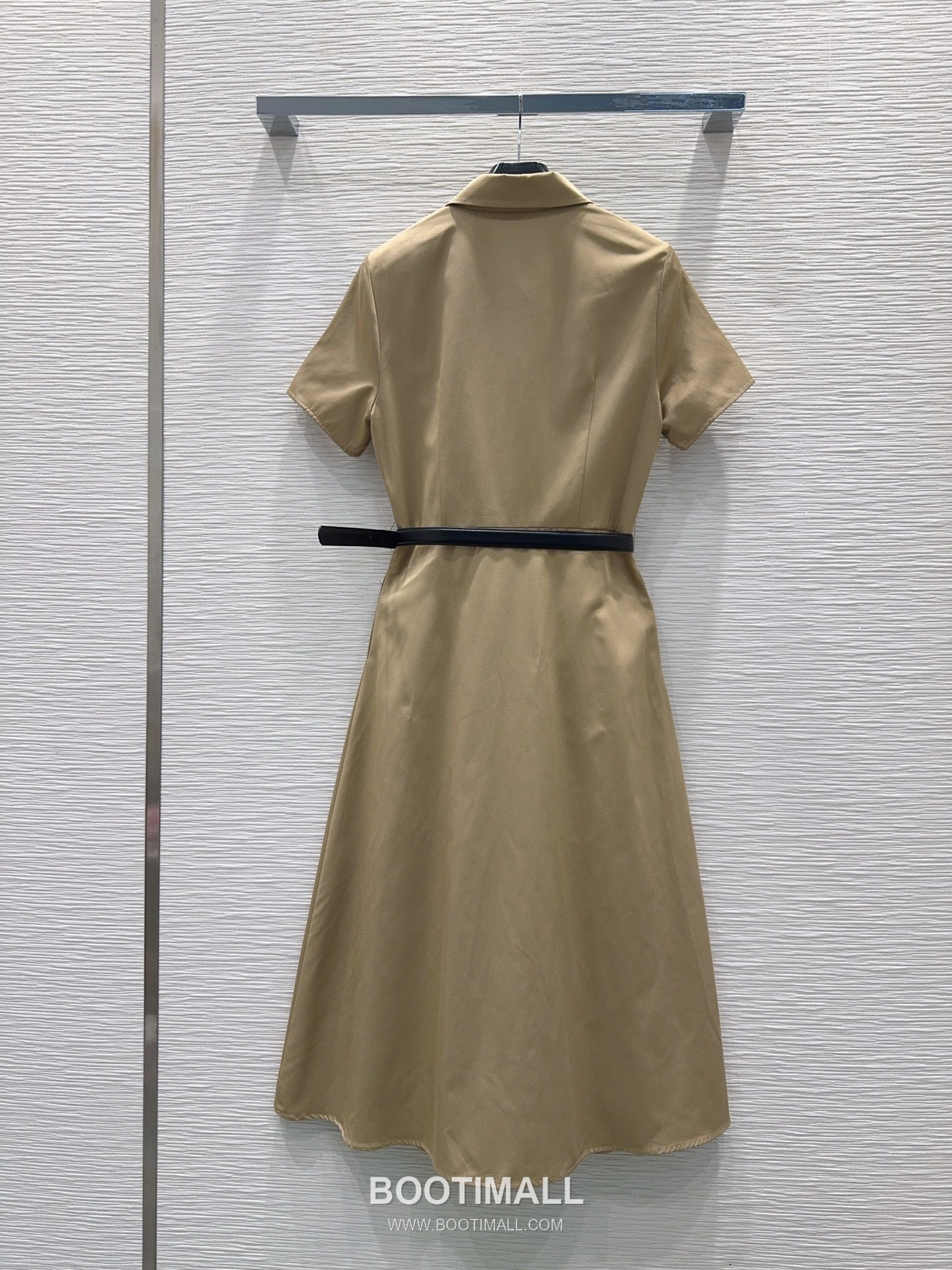 Prada SS26 Carriage Logo Embroidered Collared Dress 프라다 카리지 로고 자수 카라 드레스 17