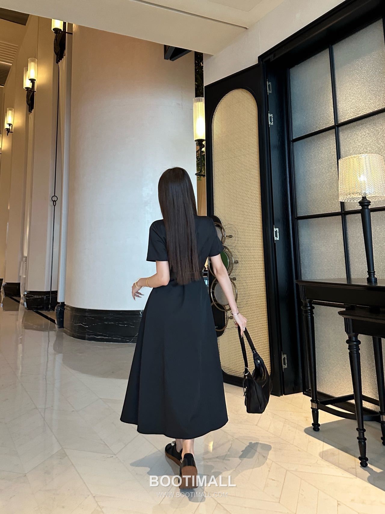 Prada SS26 Carriage Logo Embroidered Collared Dress 프라다 카리지 로고 자수 카라 드레스 9