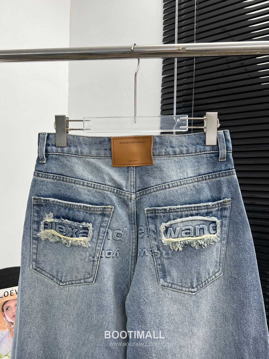 Alexander Wang SS26 Curved Distressed Logo Embossed Denim Pants 알렉산더왕 커브드 디스트로이드 로고 엠보스 데님 팬츠 18
