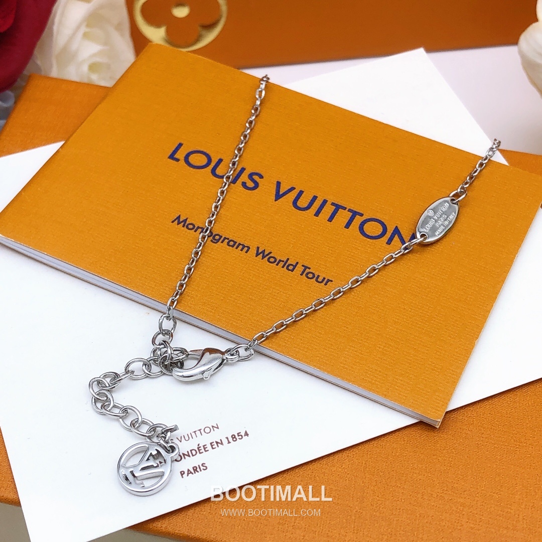 Louis Vuitton Essential V Necklace 루이비통 에센셜 V 네크리스 5