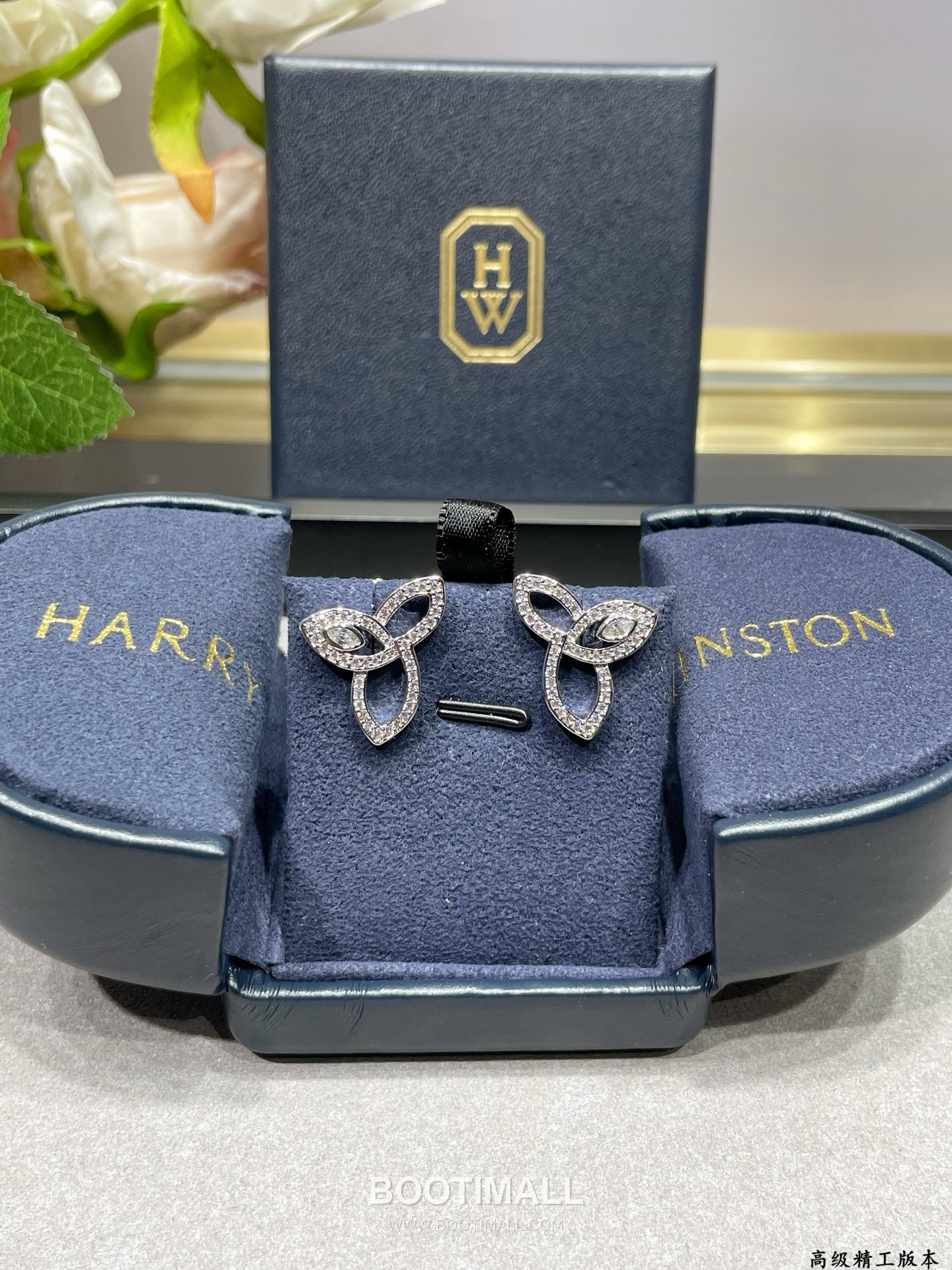 Harry Winston Lily Cluster Diamond Stud Earrings 해리 윈스턴 릴리 클러스터 다이아몬드 스터드 이어링 2