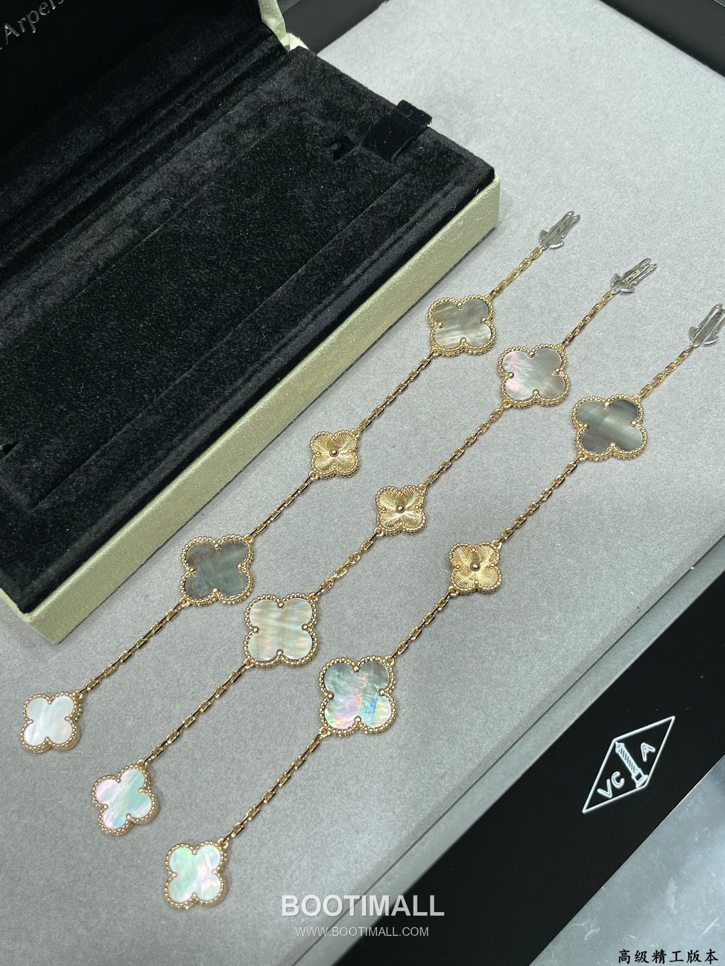 Van Cleef & Arpels Vintage Alhambra 4 Motif Mother of Pearl Bracelet 반클리프 아펠 빈티지 알함브라 4 모티프 마더오브펄 브레이슬릿 4