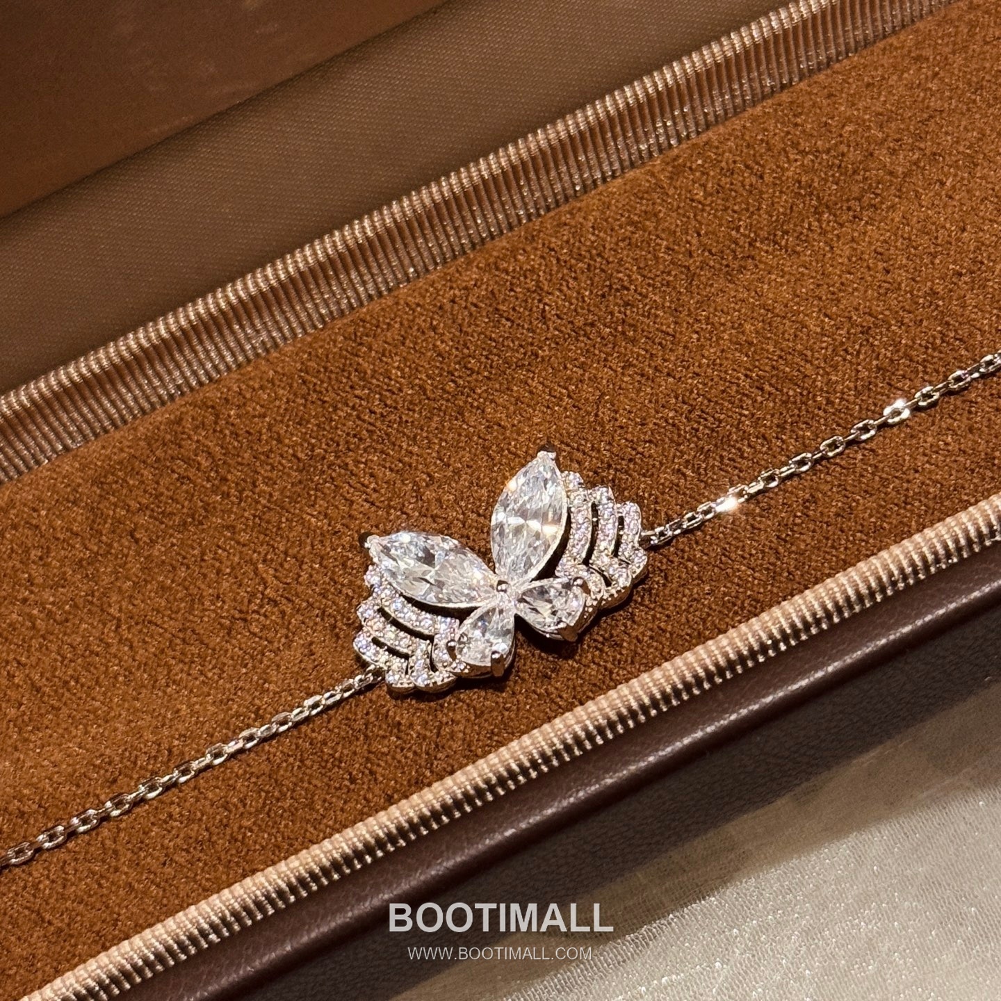 Marquise Butterfly Layered Diamond Bracelet 마르퀴즈 버터플라이 레이어드 다이아 브레이슬릿 1