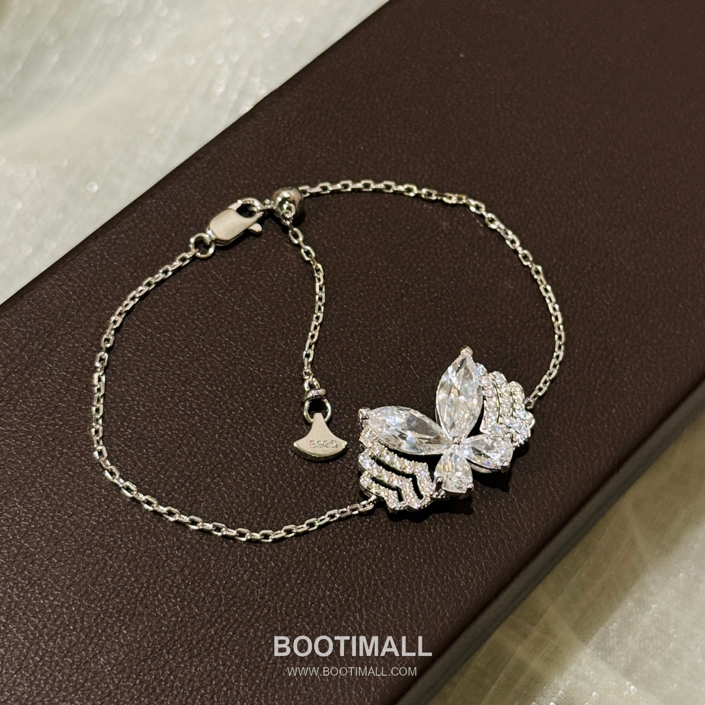 Marquise Butterfly Layered Diamond Bracelet 마르퀴즈 버터플라이 레이어드 다이아 브레이슬릿 3