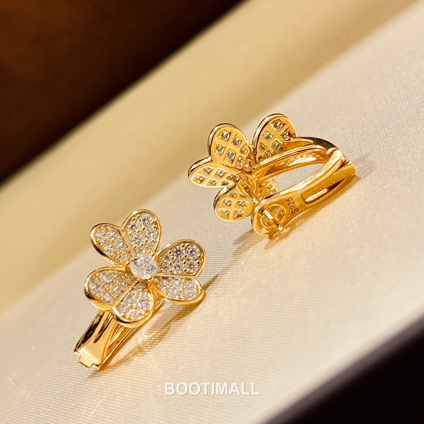 Van Cleef & Arpels Frivole Full Pavé Large Flower Earrings 반클리프 아펠 프리볼 풀 파베 라지 플라워 이어링 6