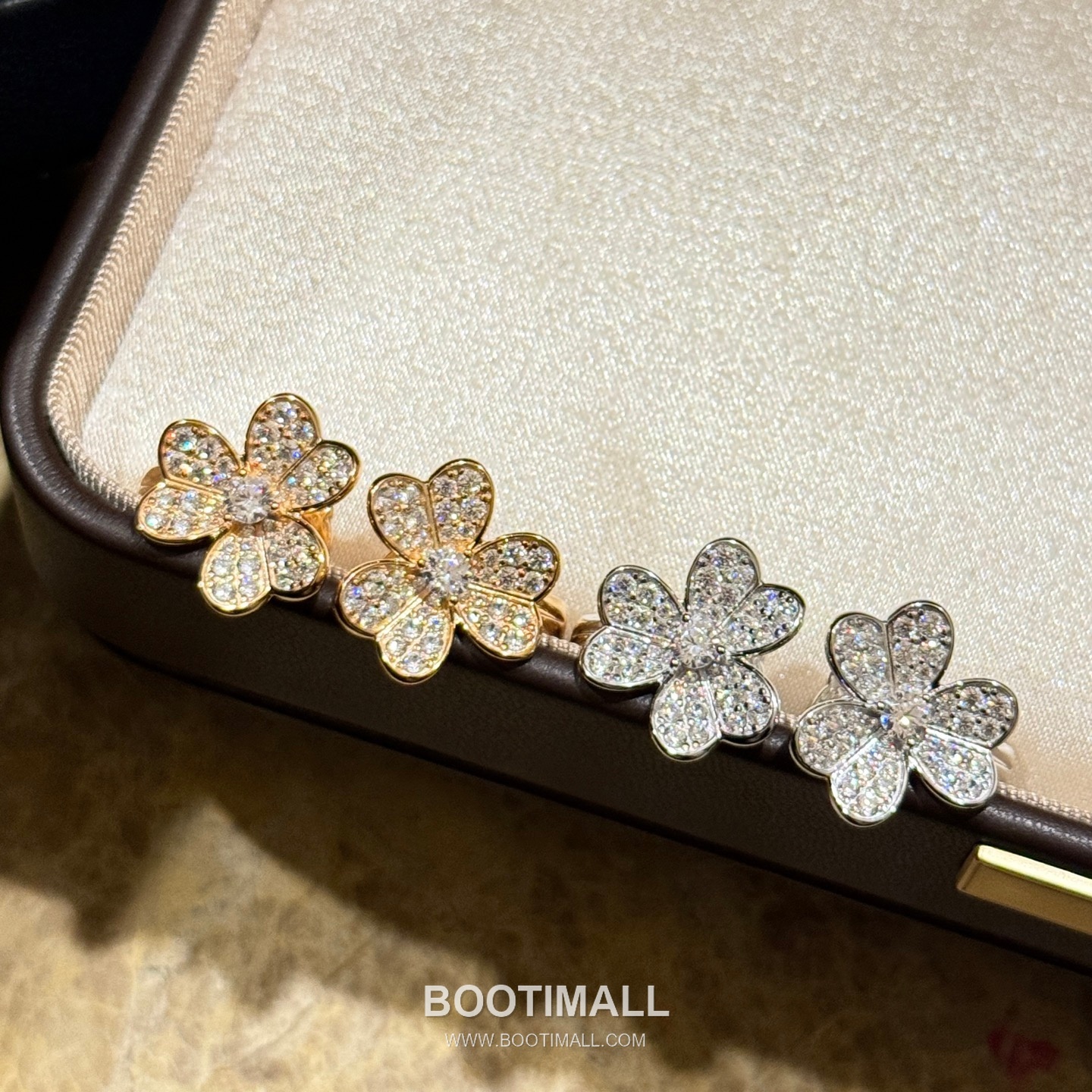 Van Cleef & Arpels Frivole Full Pavé Large Flower Earrings 반클리프 아펠 프리볼 풀 파베 라지 플라워 이어링 8