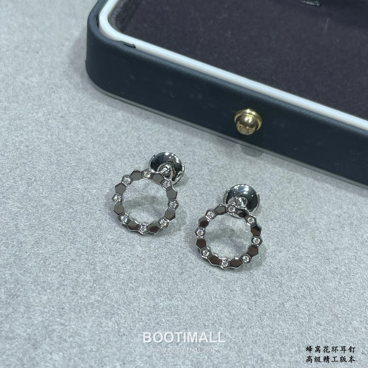 Chaumet Bee My Love Honeycomb Diamond Stud Earrings 쇼메 비 마이 러브 허니콤 다이아몬드 스터드 이어링 4