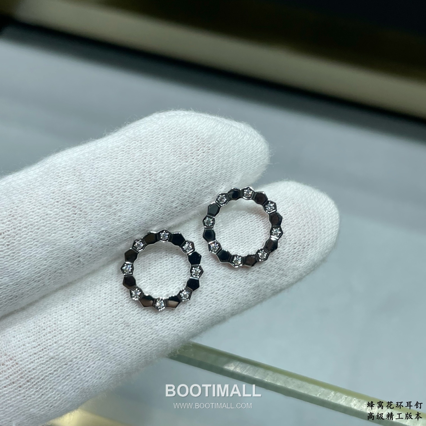 Chaumet Bee My Love Honeycomb Diamond Stud Earrings 쇼메 비 마이 러브 허니콤 다이아몬드 스터드 이어링 8