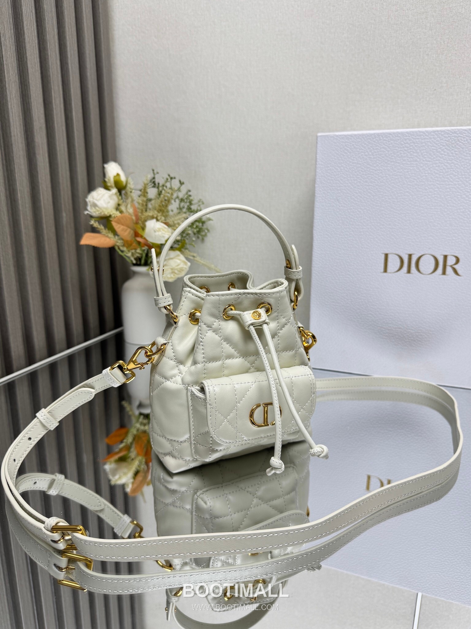 Dior Caro Cannage Lambskin Mini Bucket Bag 5250 디올 카로 까나쥬 램스킨 미니 버킷백 14cm 4