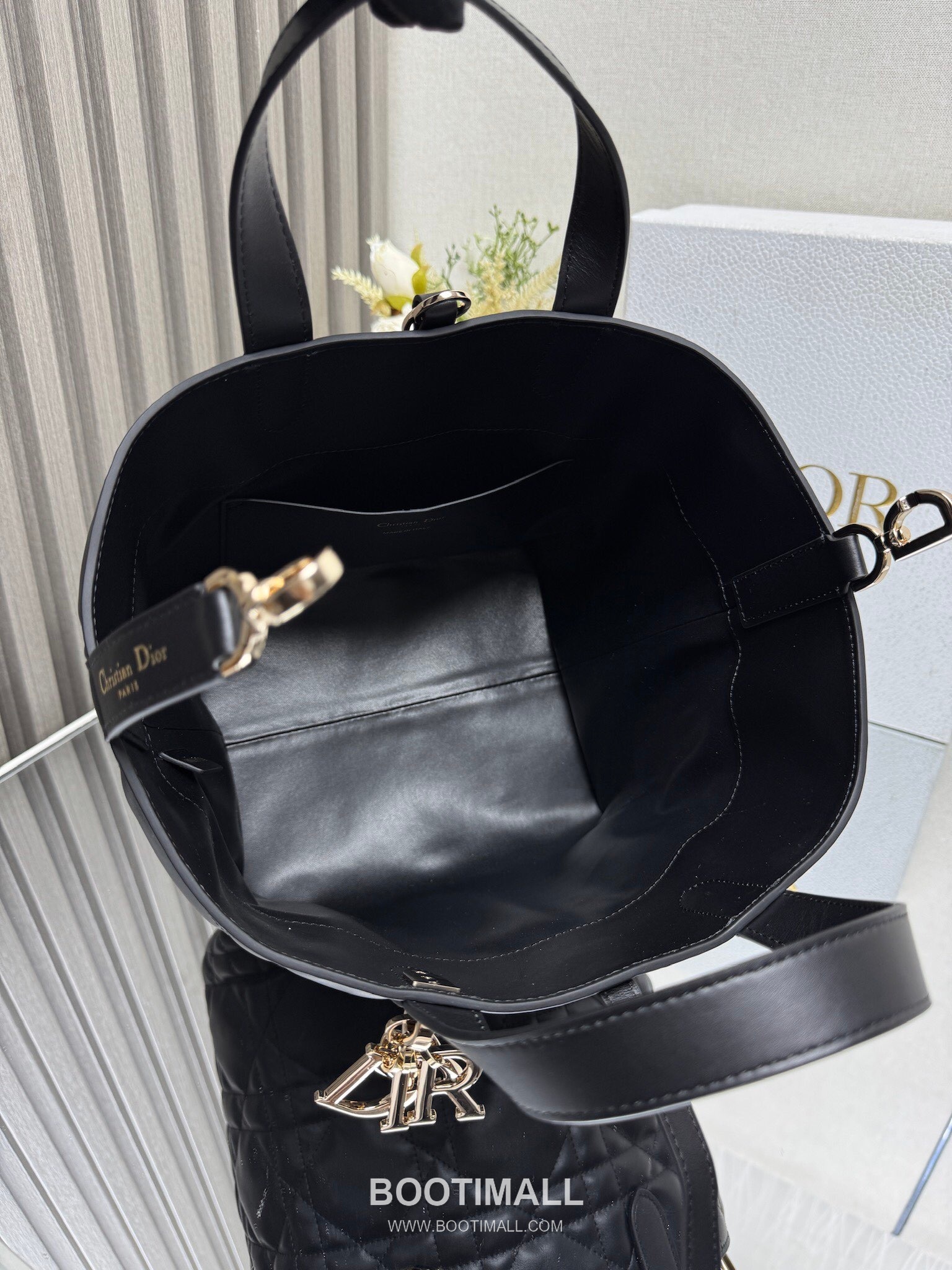 Dior Toujours Cannage Calfskin Vertical Tote Bag M2836 디올 투주르 까나쥬 카프스킨 버티컬 토트백 23cm 9