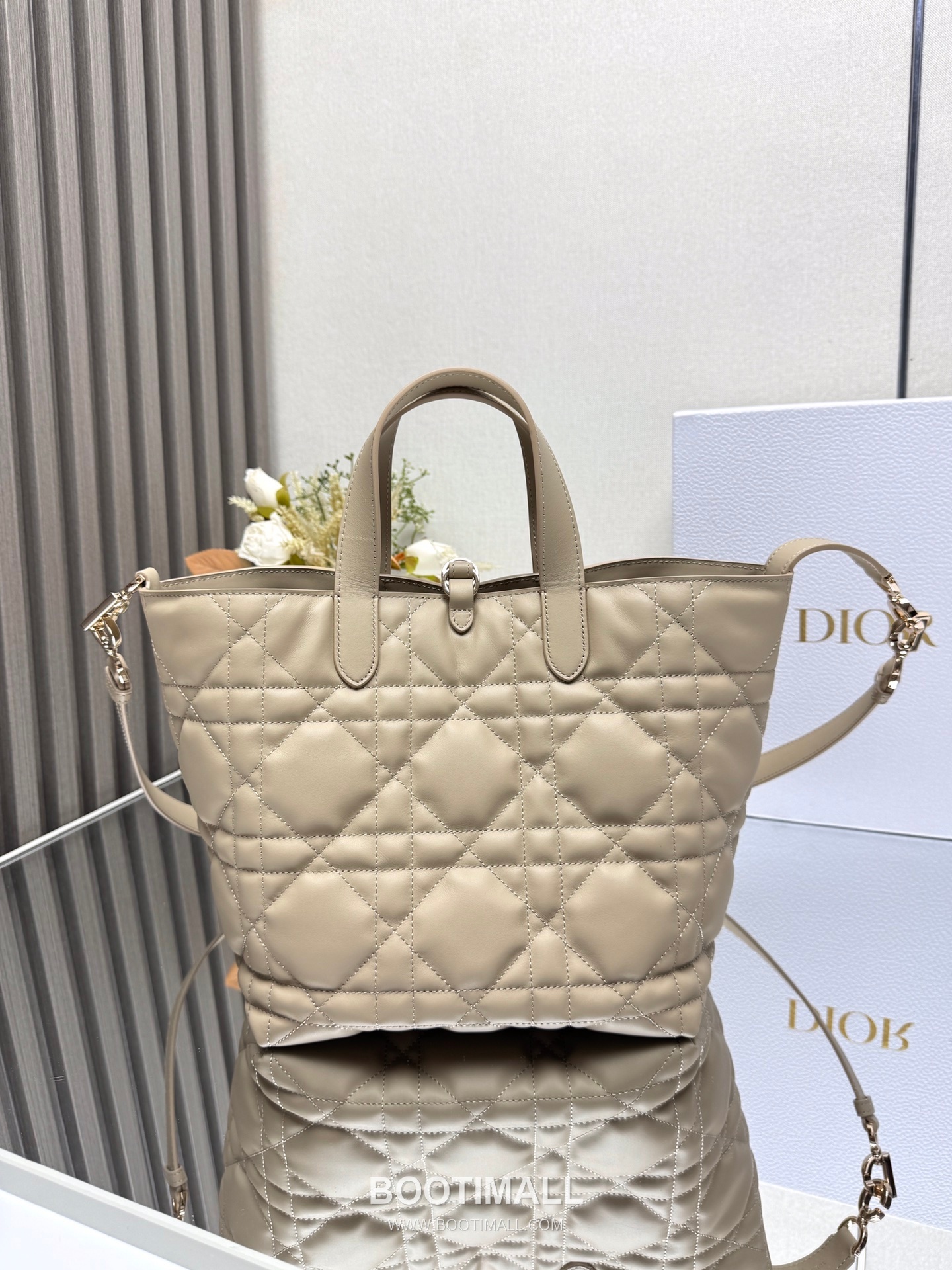 Dior Toujours Cannage Calfskin Vertical Tote Bag M2836 디올 투주르 까나쥬 카프스킨 버티컬 토트백 23cm 4