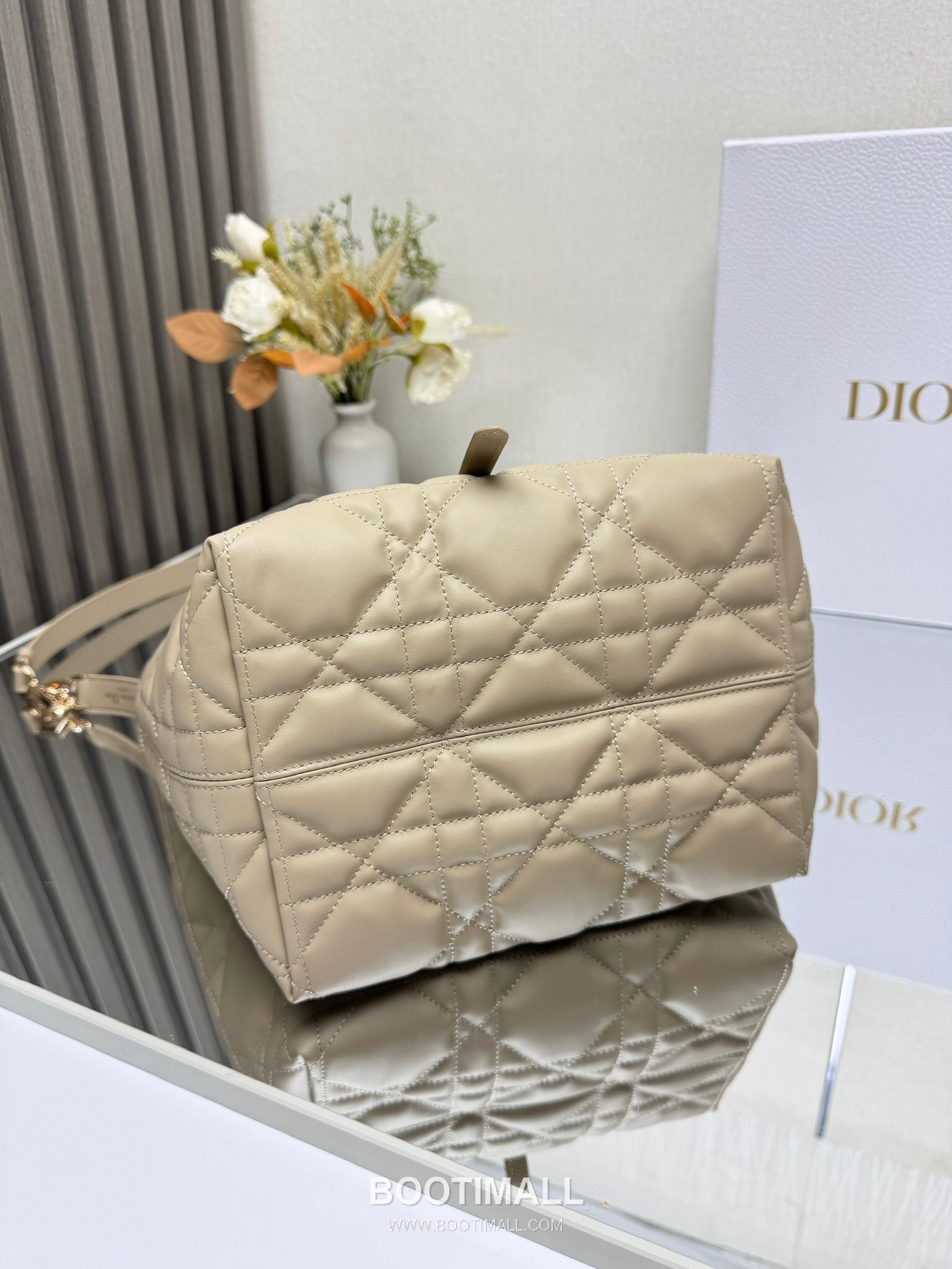 Dior Toujours Cannage Calfskin Vertical Tote Bag M2836 디올 투주르 까나쥬 카프스킨 버티컬 토트백 23cm 5