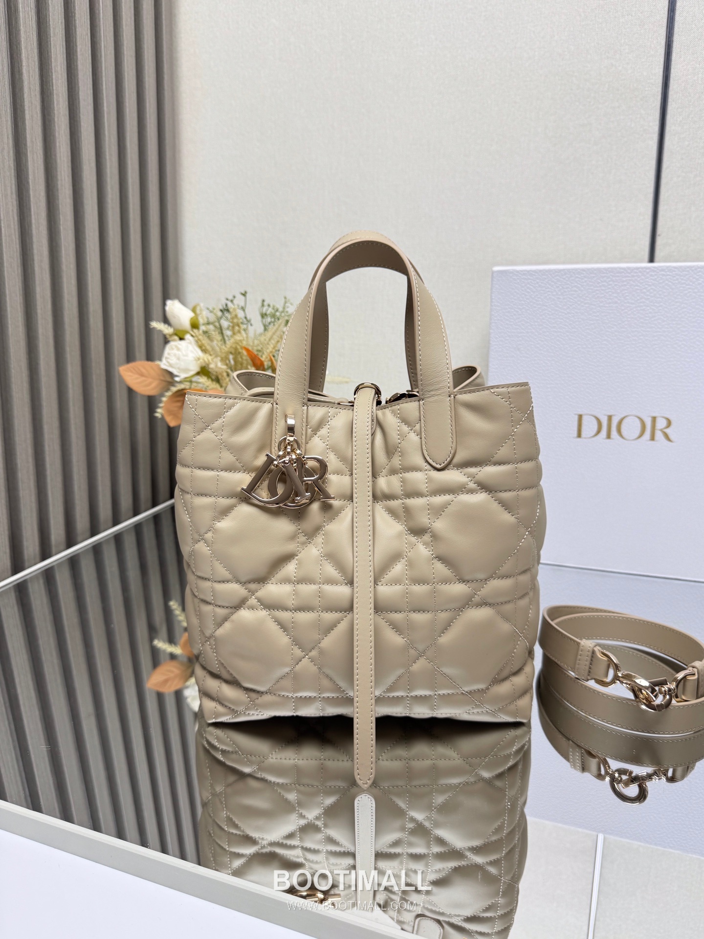 Dior Toujours Cannage Calfskin Vertical Tote Bag M2836 디올 투주르 까나쥬 카프스킨 버티컬 토트백 23cm 6