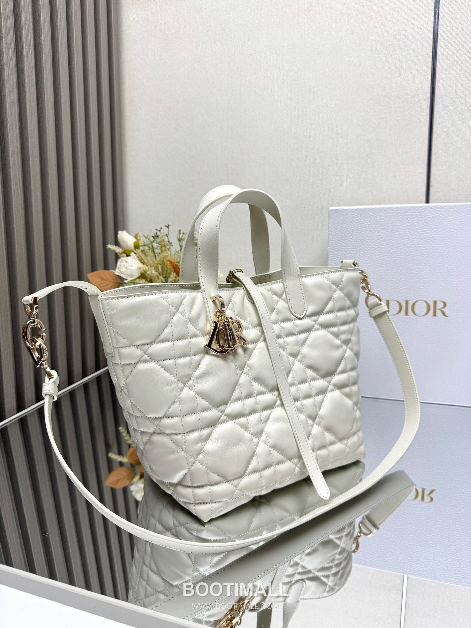 Dior Toujours Cannage Calfskin Vertical Tote Bag M2836 디올 투주르 까나쥬 카프스킨 버티컬 토트백 23cm 3