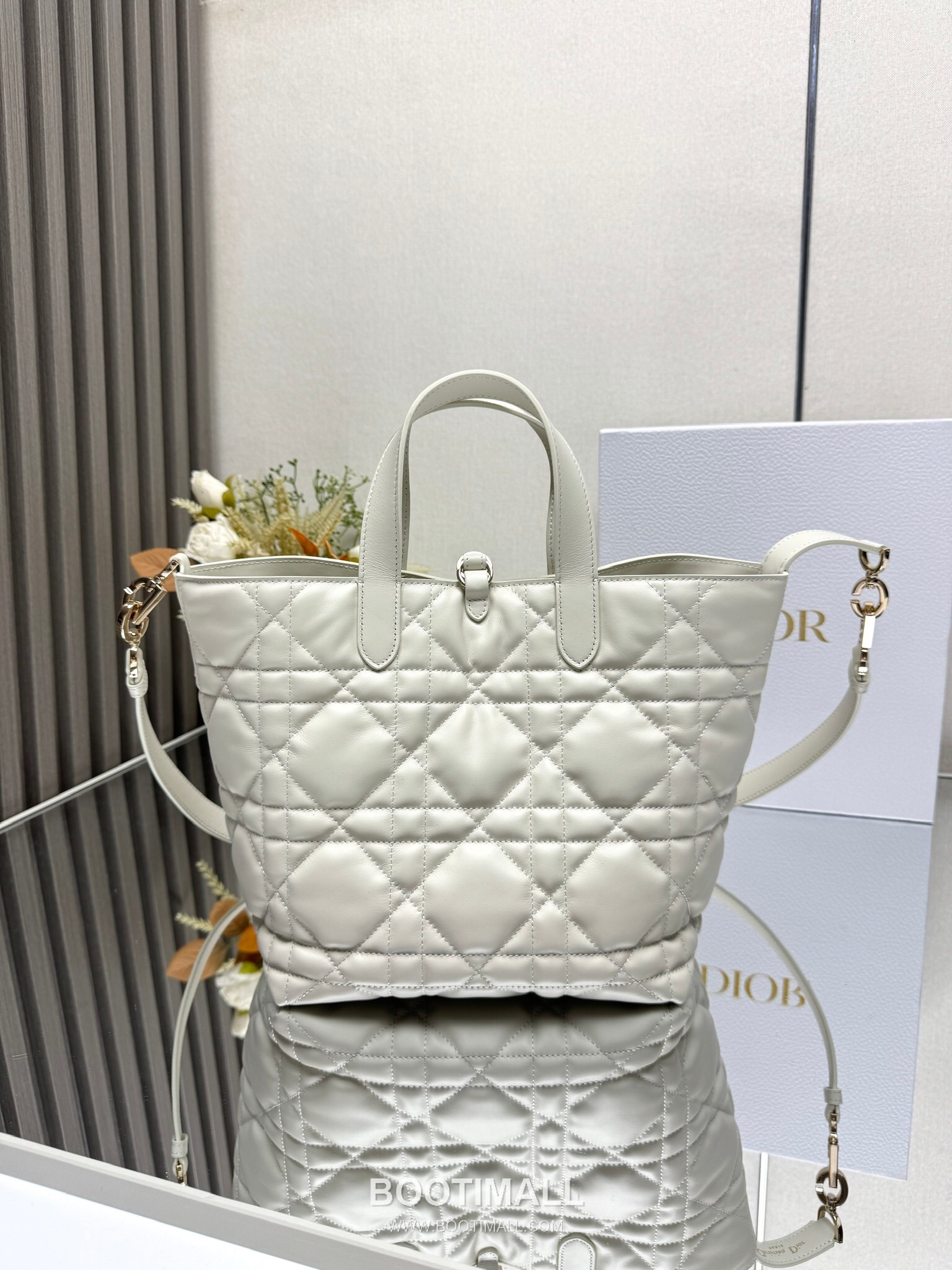 Dior Toujours Cannage Calfskin Vertical Tote Bag M2836 디올 투주르 까나쥬 카프스킨 버티컬 토트백 23cm 4
