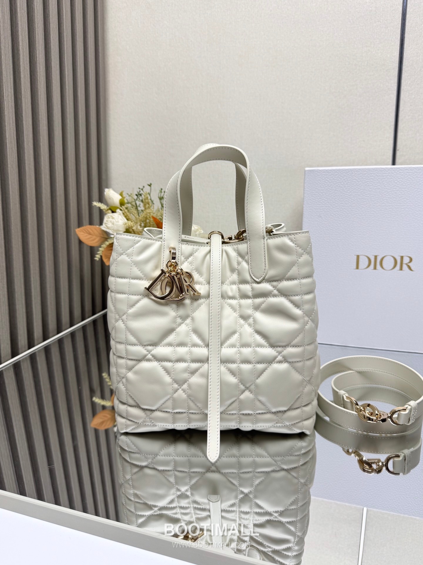 Dior Toujours Cannage Calfskin Vertical Tote Bag M2836 디올 투주르 까나쥬 카프스킨 버티컬 토트백 23cm 6