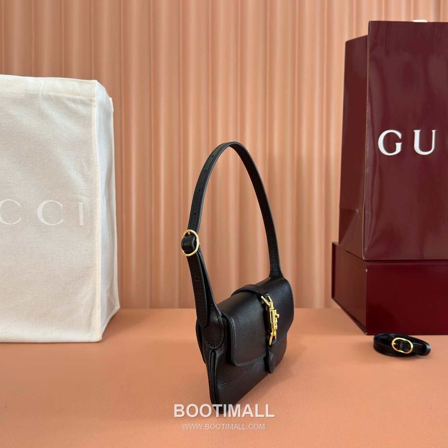 Gucci Jackie 1961 GG Canvas Shoulder Bag 867156 FAFV4 1000 구찌 재키1961 GG 캔버스 숄더백 21.5cm 3